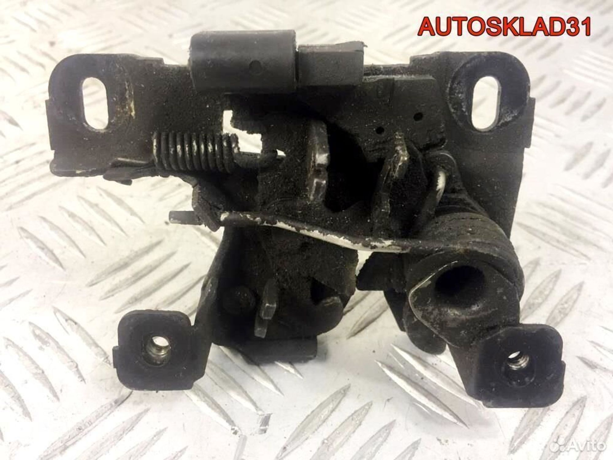 Замок капота Audi A4 B5 8D0823509G, 1100 рублей, Дубовое