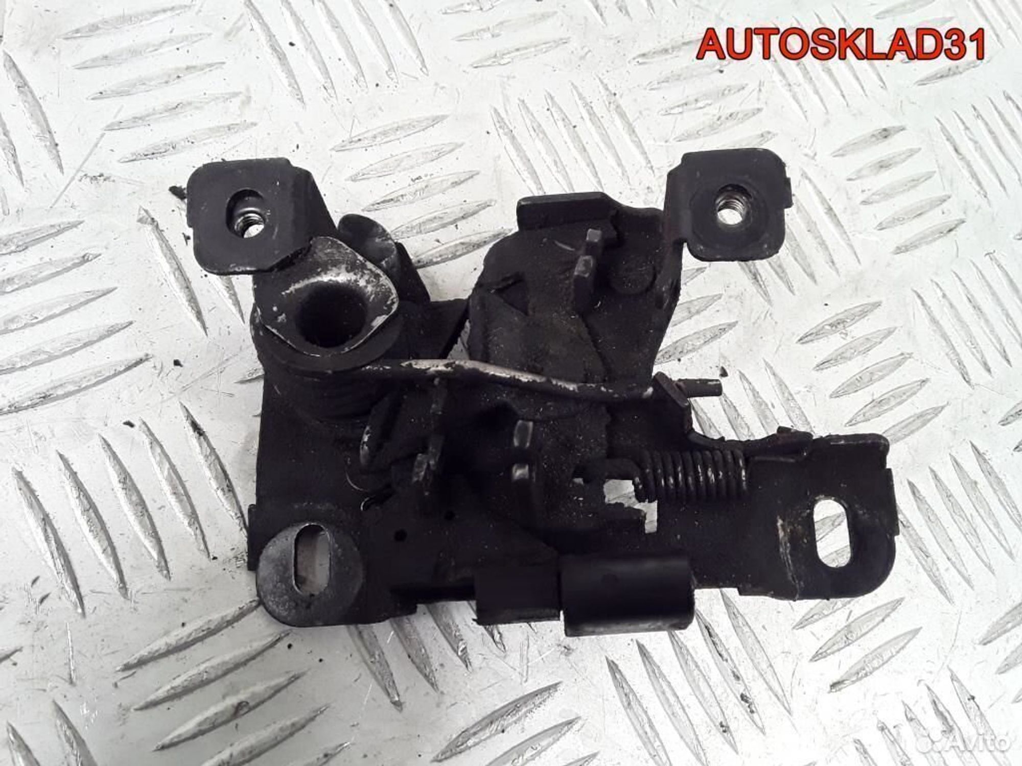 Замок капота Audi A4 B5 8D0823509G, 1100 рублей, Дубовое