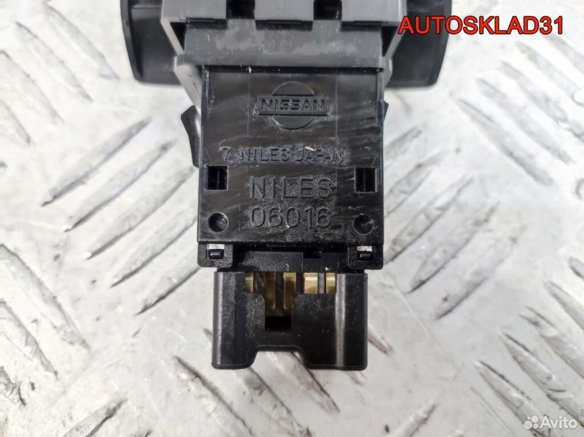 Кнопка аварийной сигнализации Nissan Primera P12E, 600 рублей, Дубовое