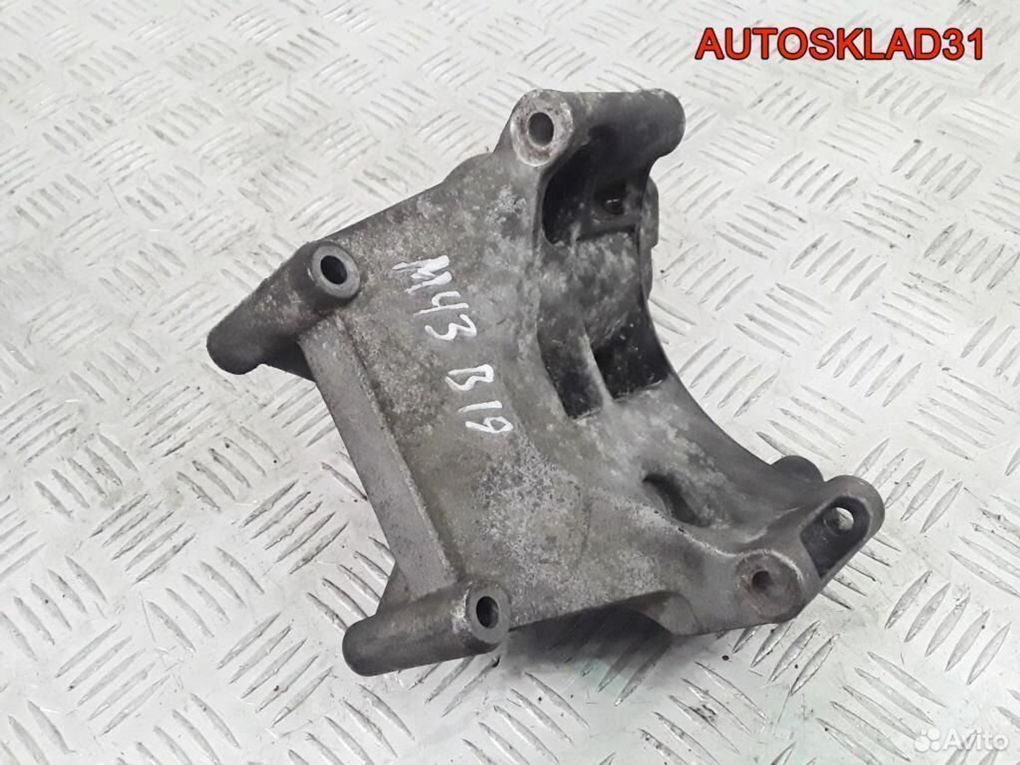 Кронштейн генератора m43б19 BMW E46 12311247646, 1100 рублей, Дубовое