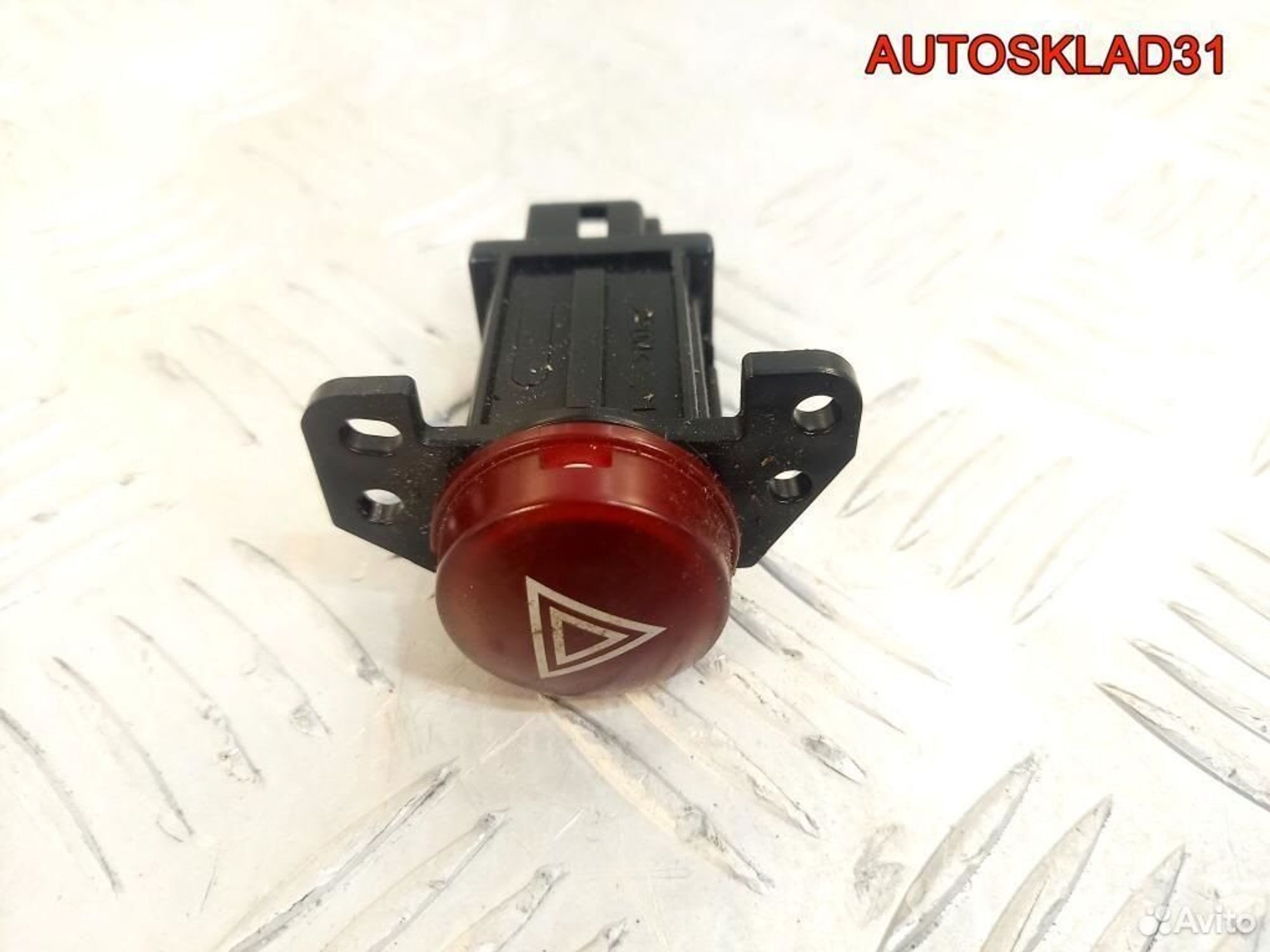 Кнопка аварийной сигнализации Mitsubishi Colt Z3, 1100 рублей, Дубовое