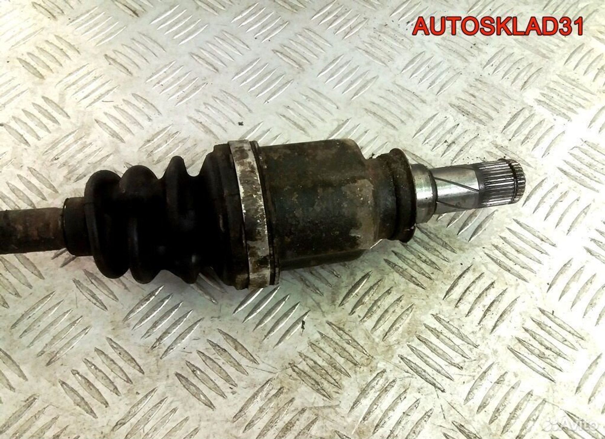 Привод передний правый Mitsubishi Colt Z3 MR582022, 2700 рублей, Дубовое