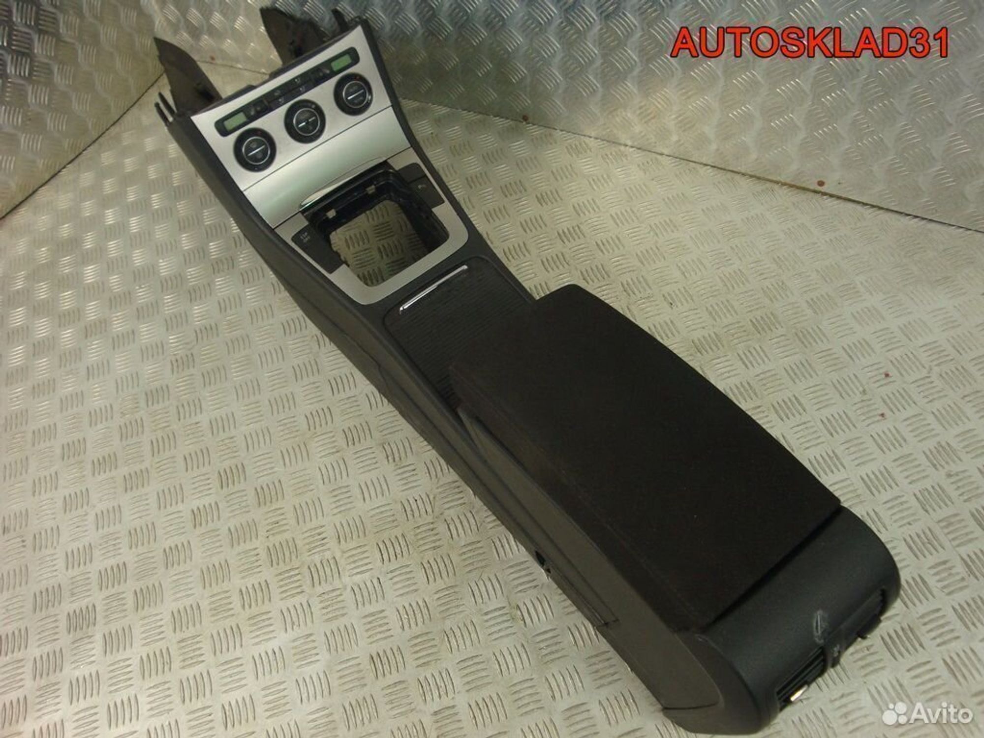 Подлокотник Volkswagen Passat B6 3c0864207tsq, 5700 рублей, Дубовое