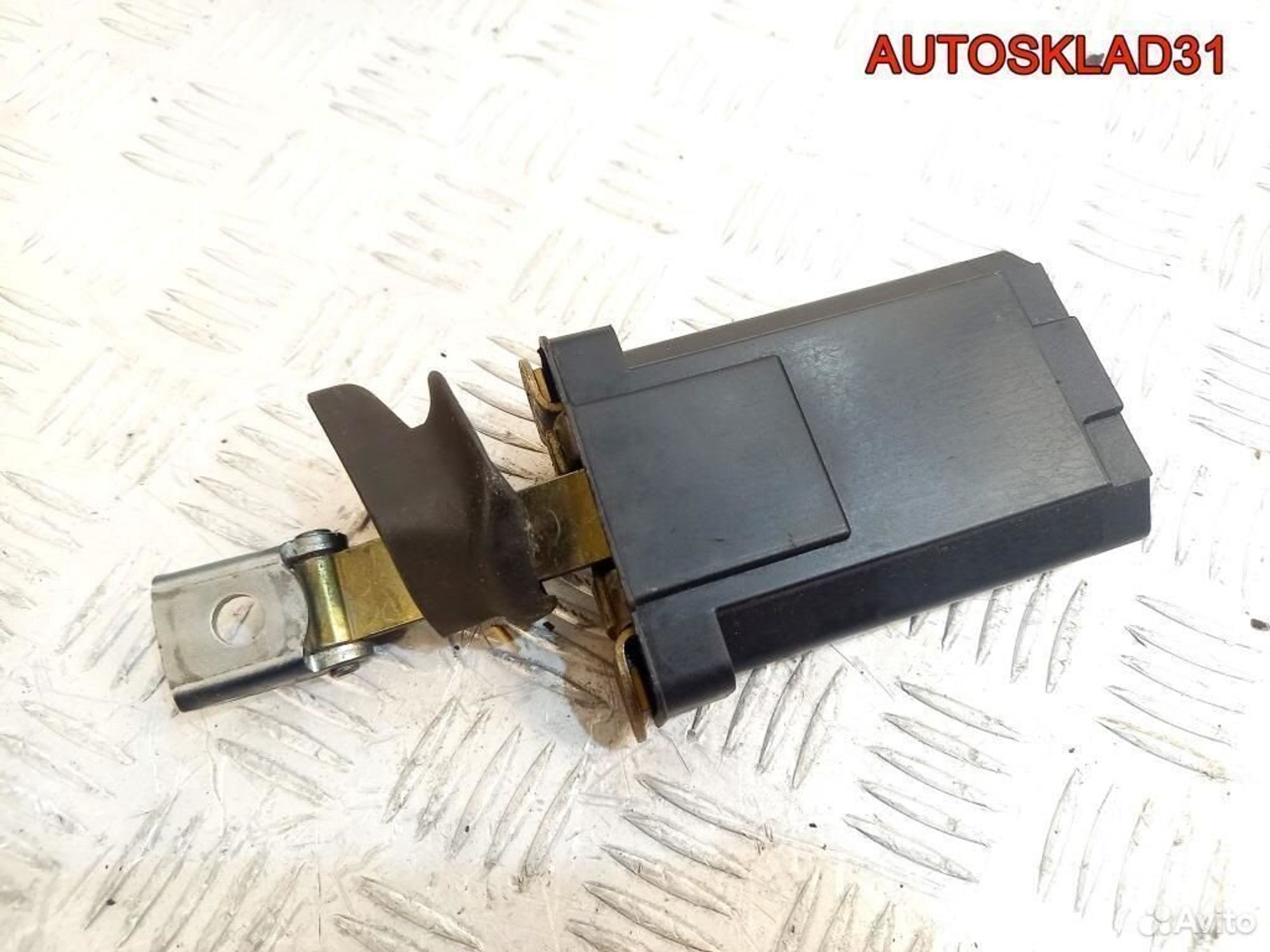 Ограничитель двери передний правой Mercedes W210, 1100 рублей, Дубовое