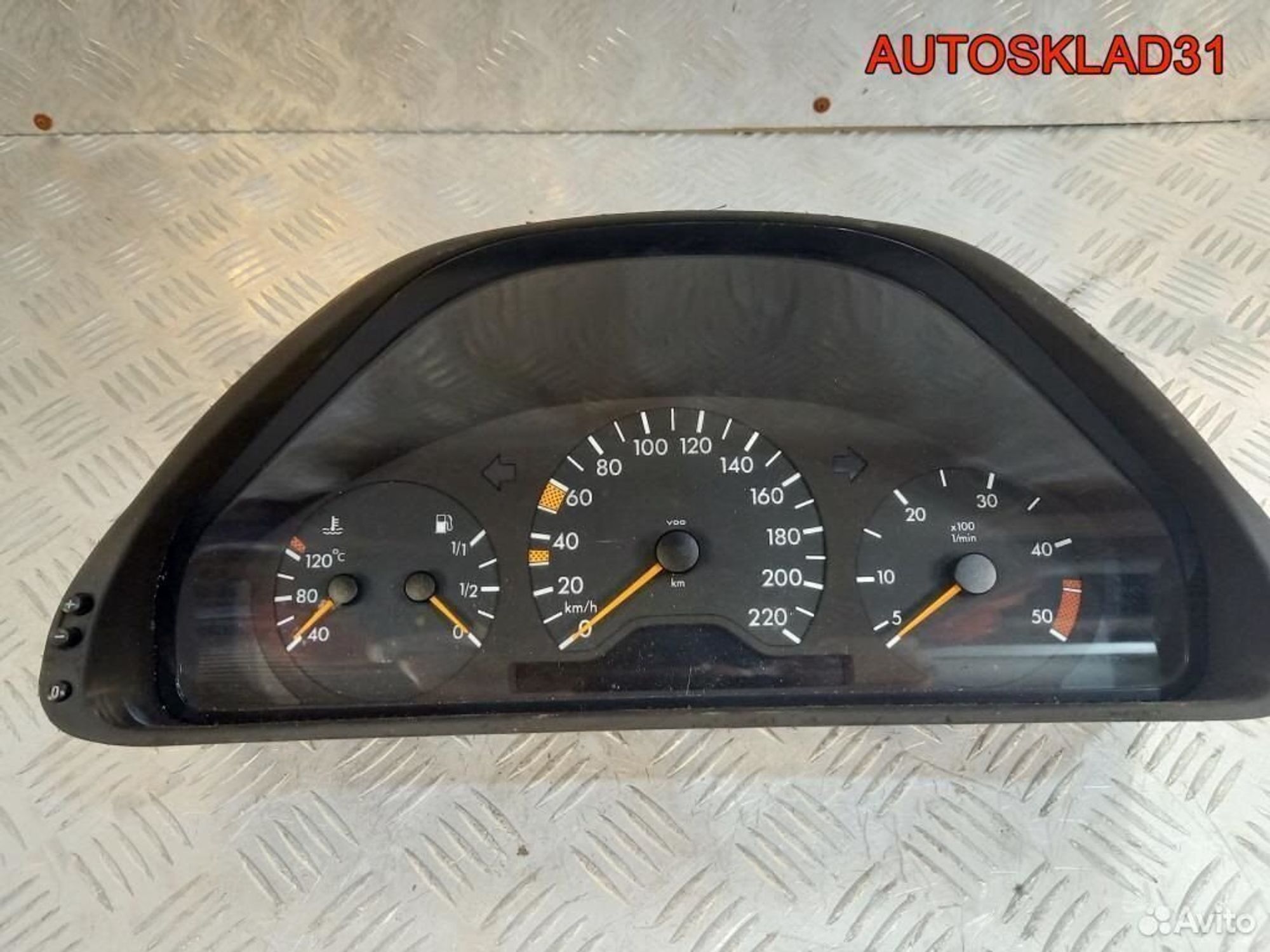 Панель приборов Mercedes W210 A2105401248 Дизель, 4600 рублей, Дубовое