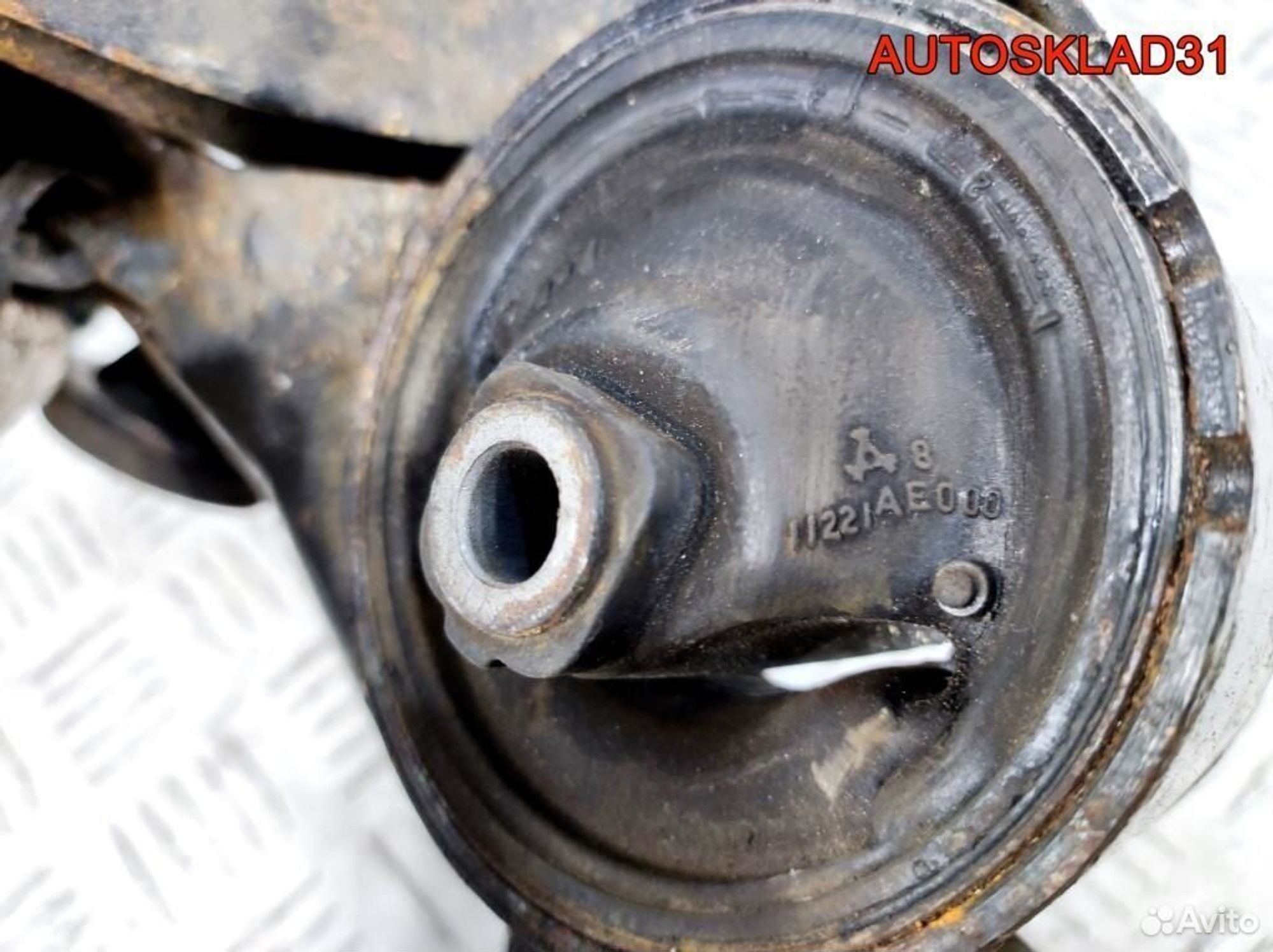 Кронштейн Nissan Primera P12E 11221AE000, 2600 рублей, Дубовое