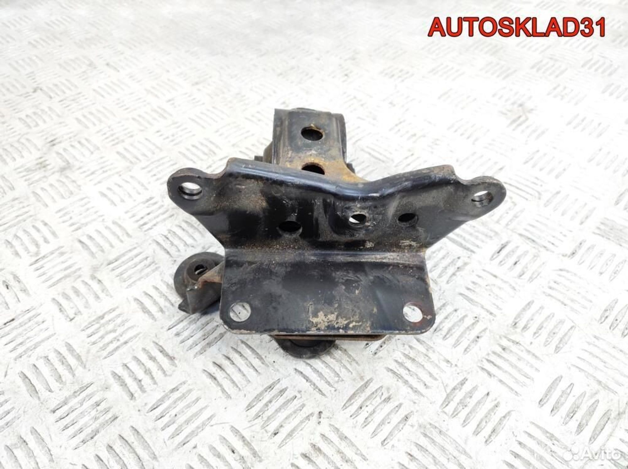 Кронштейн Nissan Primera P12E 11221AE000, 2600 рублей, Дубовое