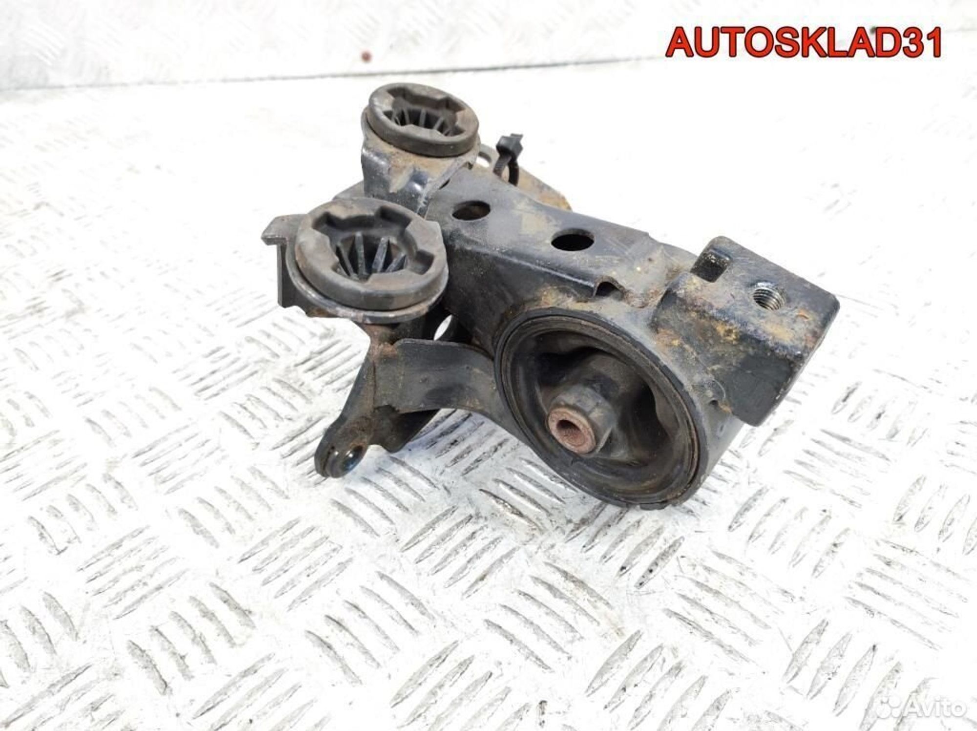 Кронштейн Nissan Primera P12E 11221AE000, 2600 рублей, Дубовое