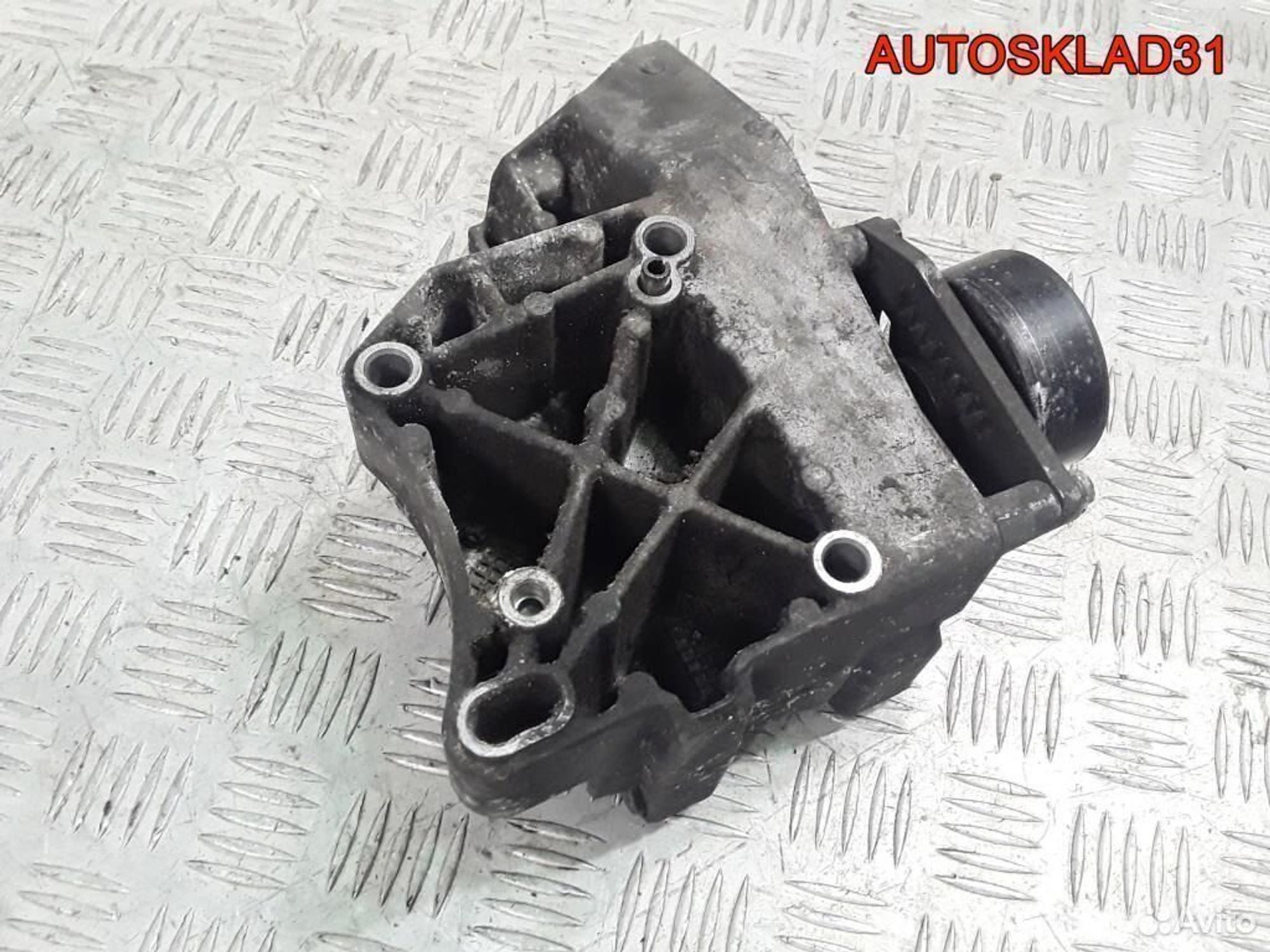 Кронштейн генератора Peugeot 206 1,1 HFX 5706J2, 1200 рублей, Дубовое