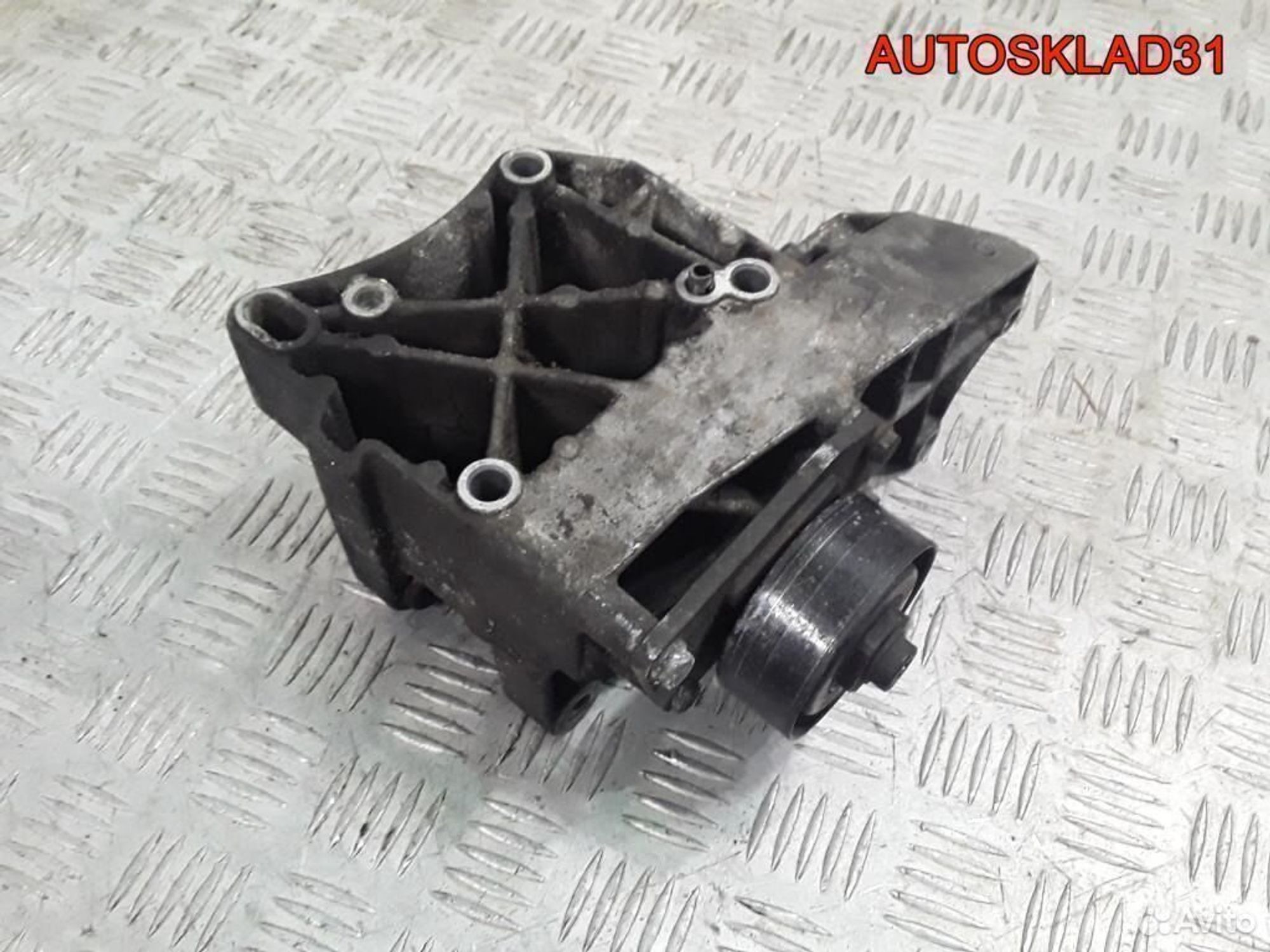 Кронштейн генератора Peugeot 206 1,1 HFX 5706J2, 1200 рублей, Дубовое