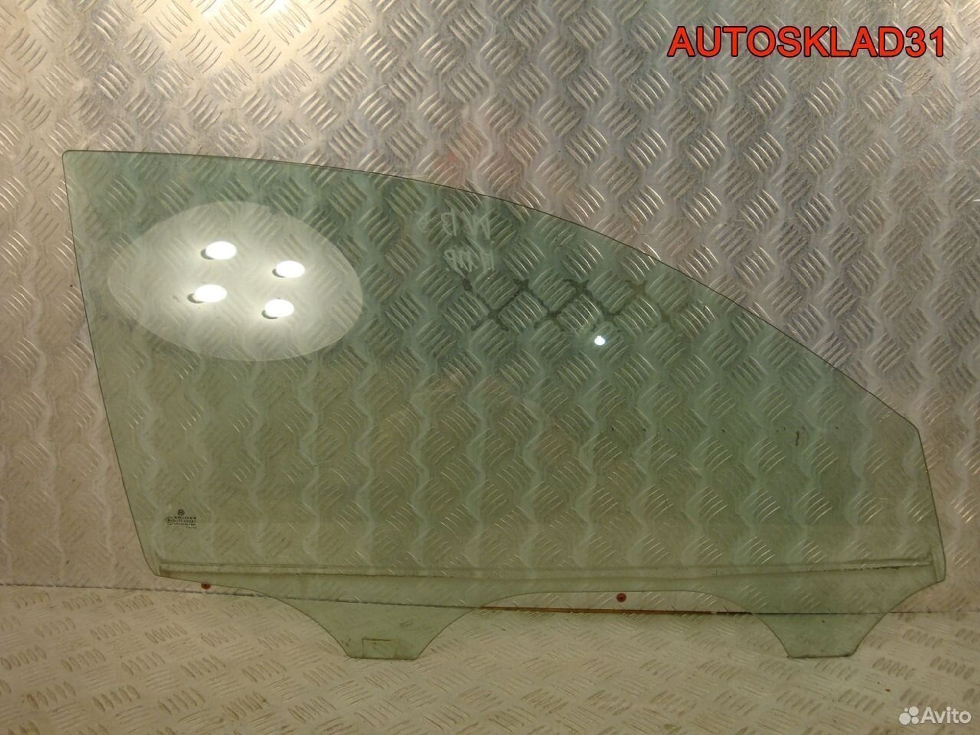 Стекло двери передней правой Volkswagen Passat B5, 2700 рублей, Дубовое