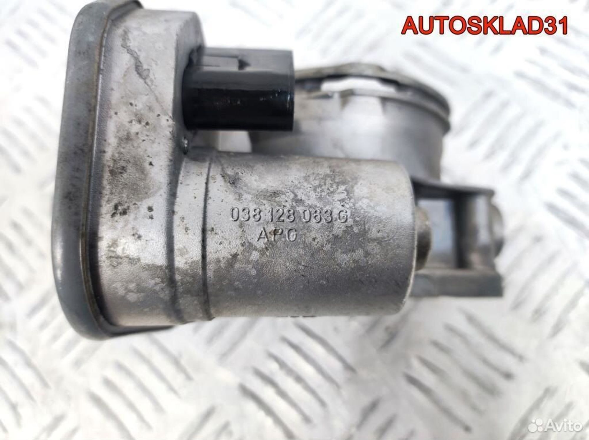 Заслонка дроссельная VW Touran 1.9 AVQ 038128063G, 3200 рублей, Дубовое