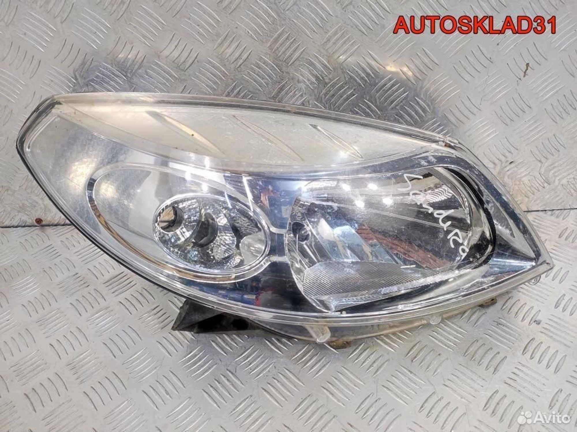 Фара правая Renault Sandero 8200733877, 4500 рублей, Дубовое