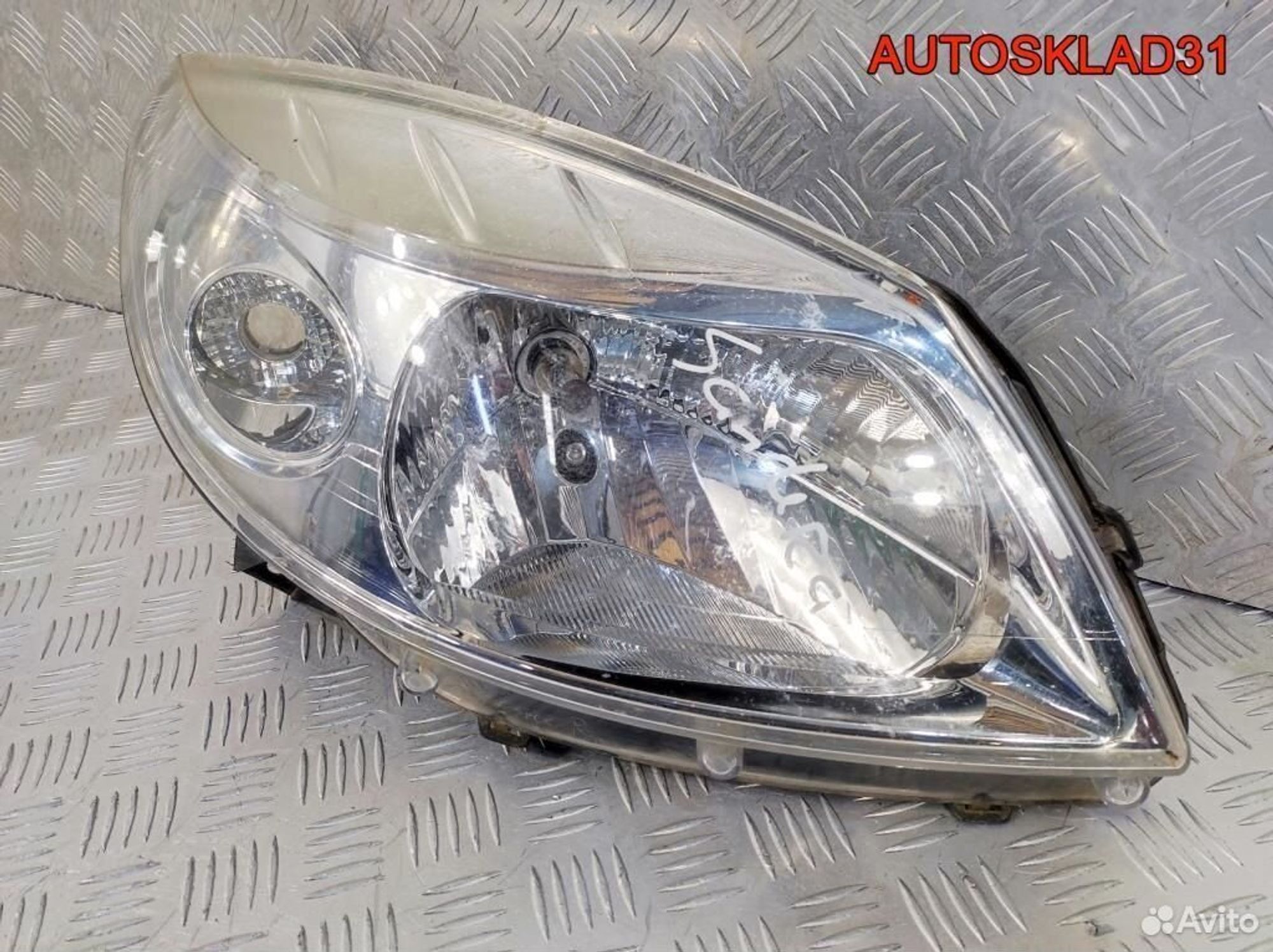 Фара правая Renault Sandero 8200733877, 4500 рублей, Дубовое