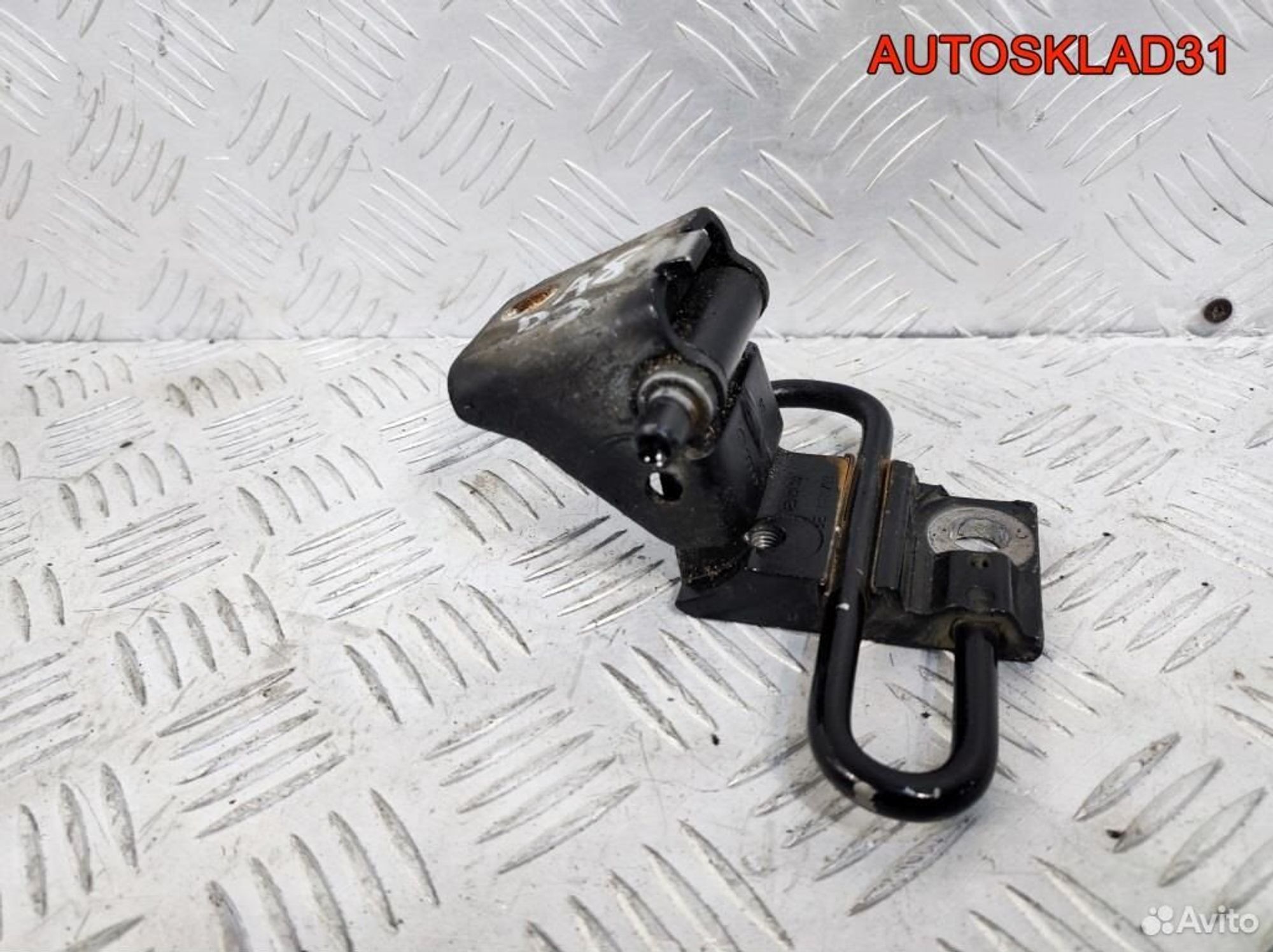 Петля двери передней левой Audi A8 D3 4E0831411A, 1700 рублей, Дубовое