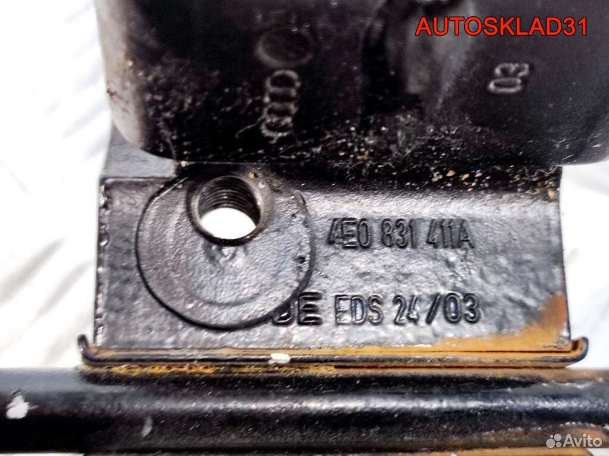 Петля двери передней левой Audi A8 D3 4E0831411A, 1700 рублей, Дубовое