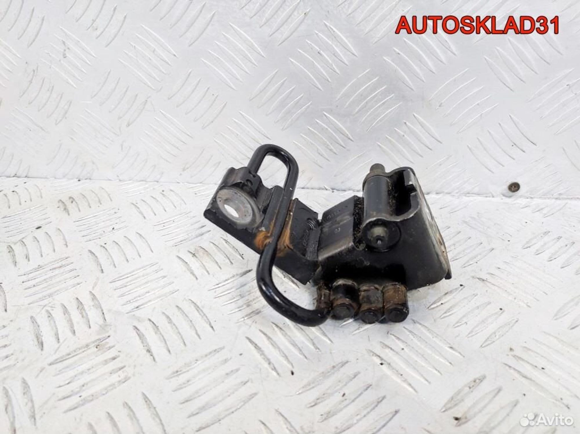 Петля двери передней левой Audi A8 D3 4E0831411A, 1700 рублей, Дубовое