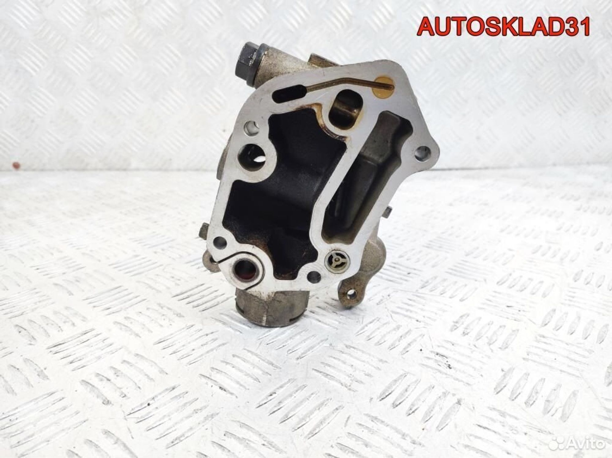 Кронштейн масляного фильтра Audi A4 B7 06B115417F, 1700 рублей, Дубовое