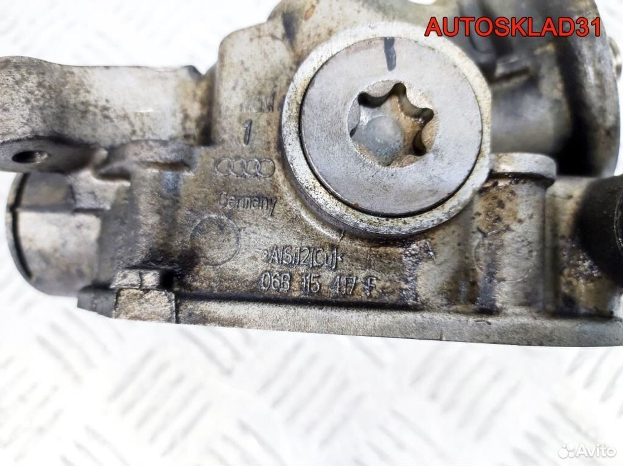 Кронштейн масляного фильтра Audi A4 B7 06B115417F, 1700 рублей, Дубовое