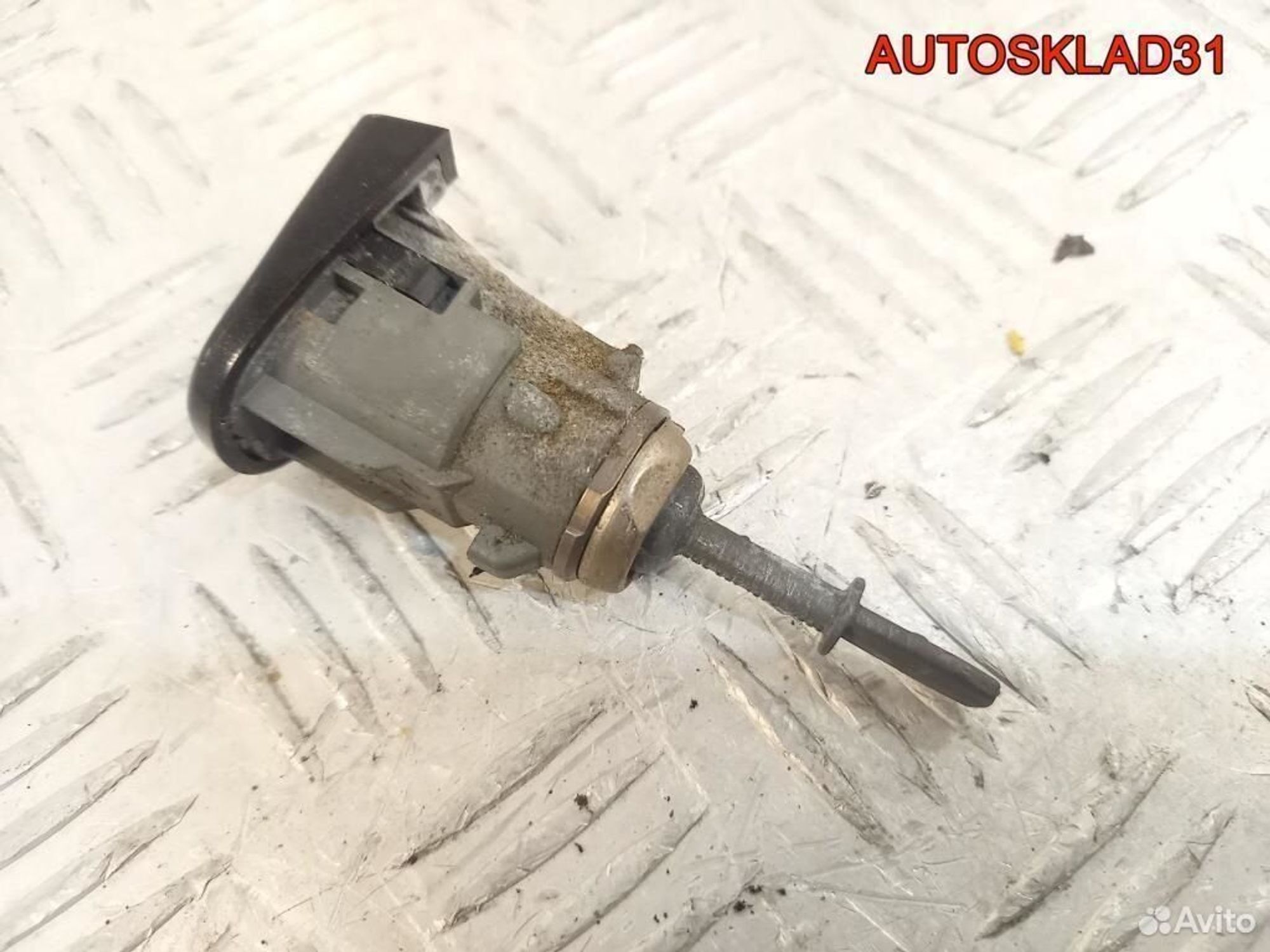 Вставка замка двери левой VW Polo 9N 6Q4837167E, 1200 рублей, Дубовое