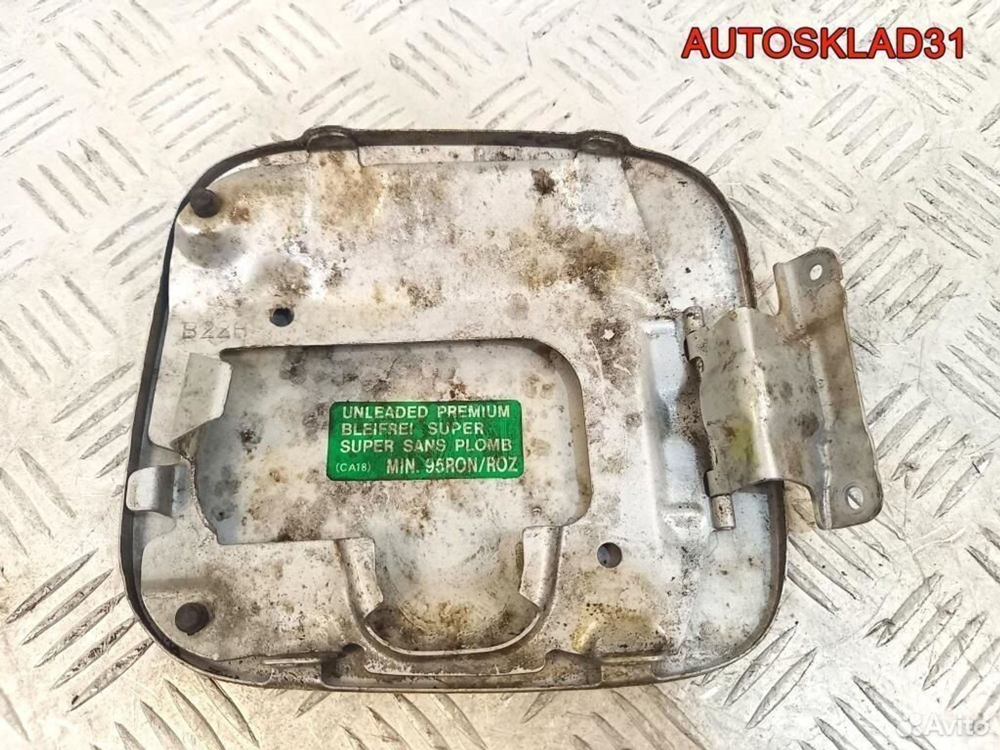 Лючок бензобака Mazda 323 BA B22H42410A Хетчбэк, 1100 рублей, Дубовое