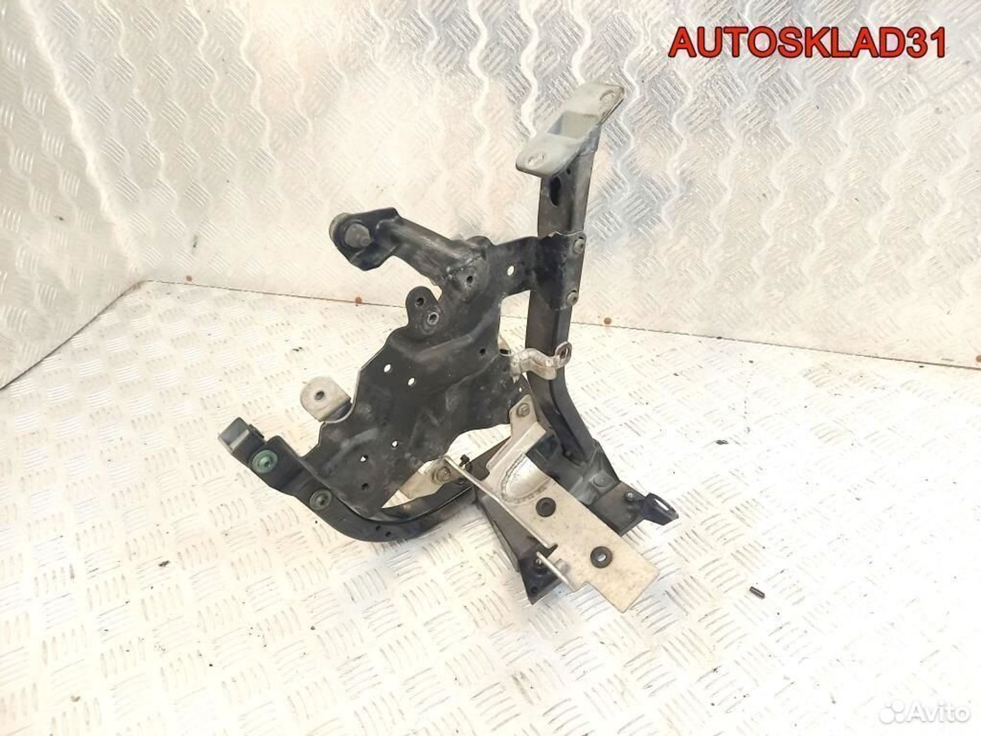 Кронштейн крепления крыла Audi A8 D3 4E0821138F, 9200 рублей, Дубовое