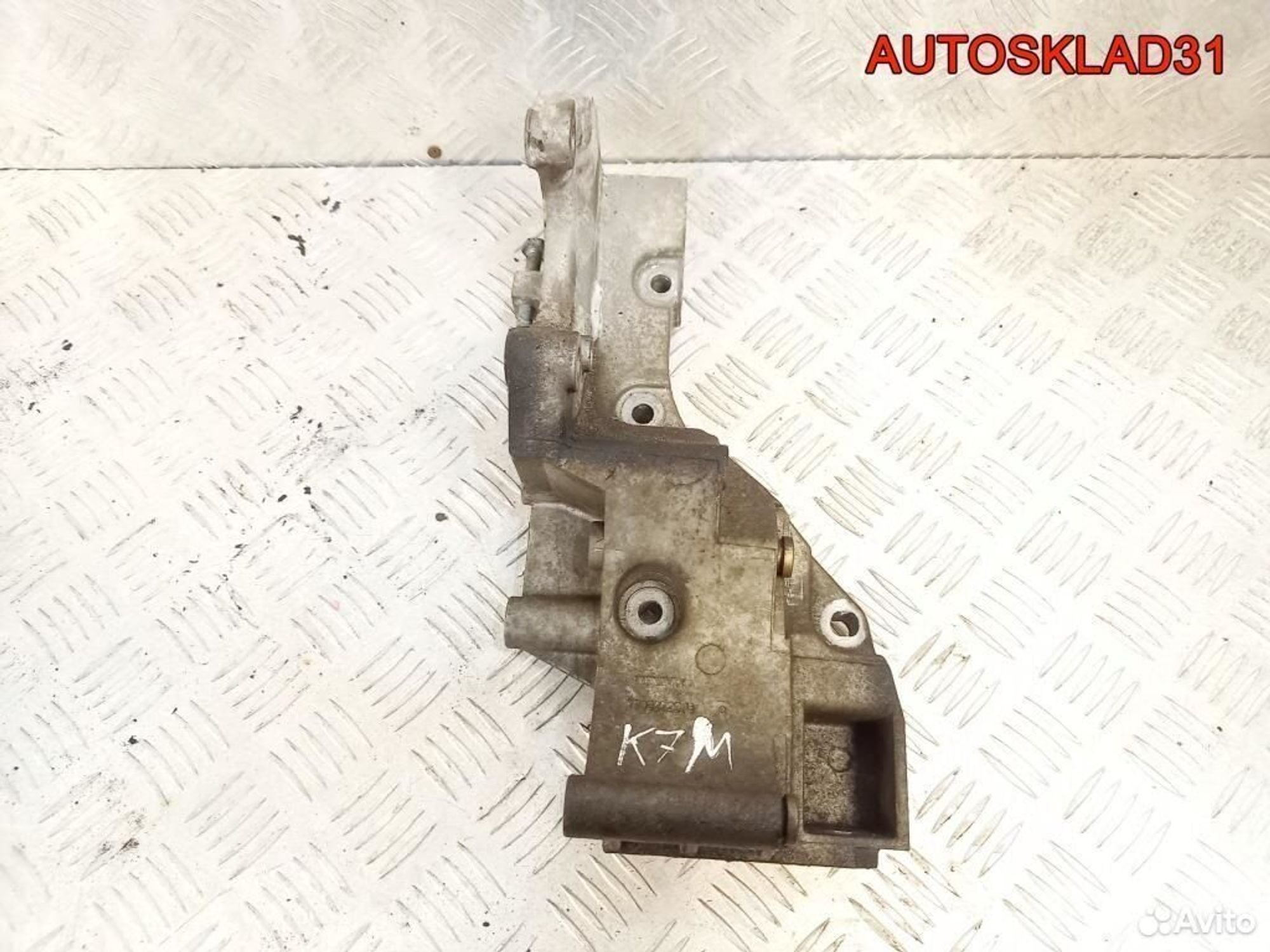 Кронштейн кондиционера Renault Megane 1 7700272975, 900 рублей, Дубовое