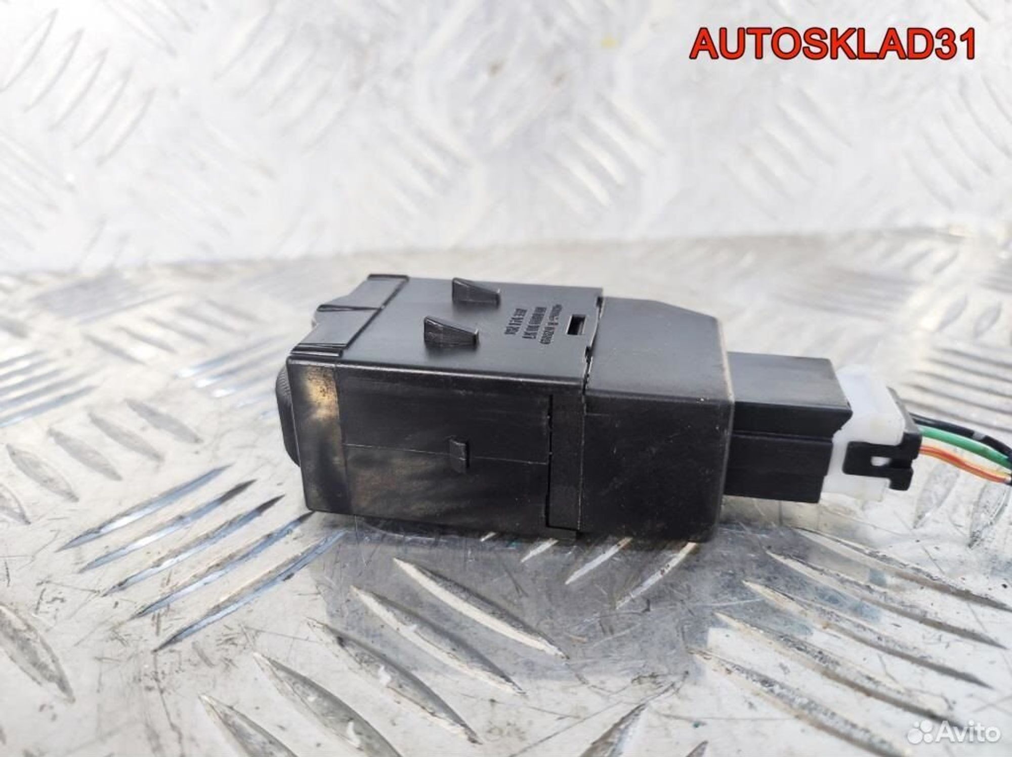 Кнопка корректора фар Mitsubishi Carisma MR114337, 600 рублей, Дубовое