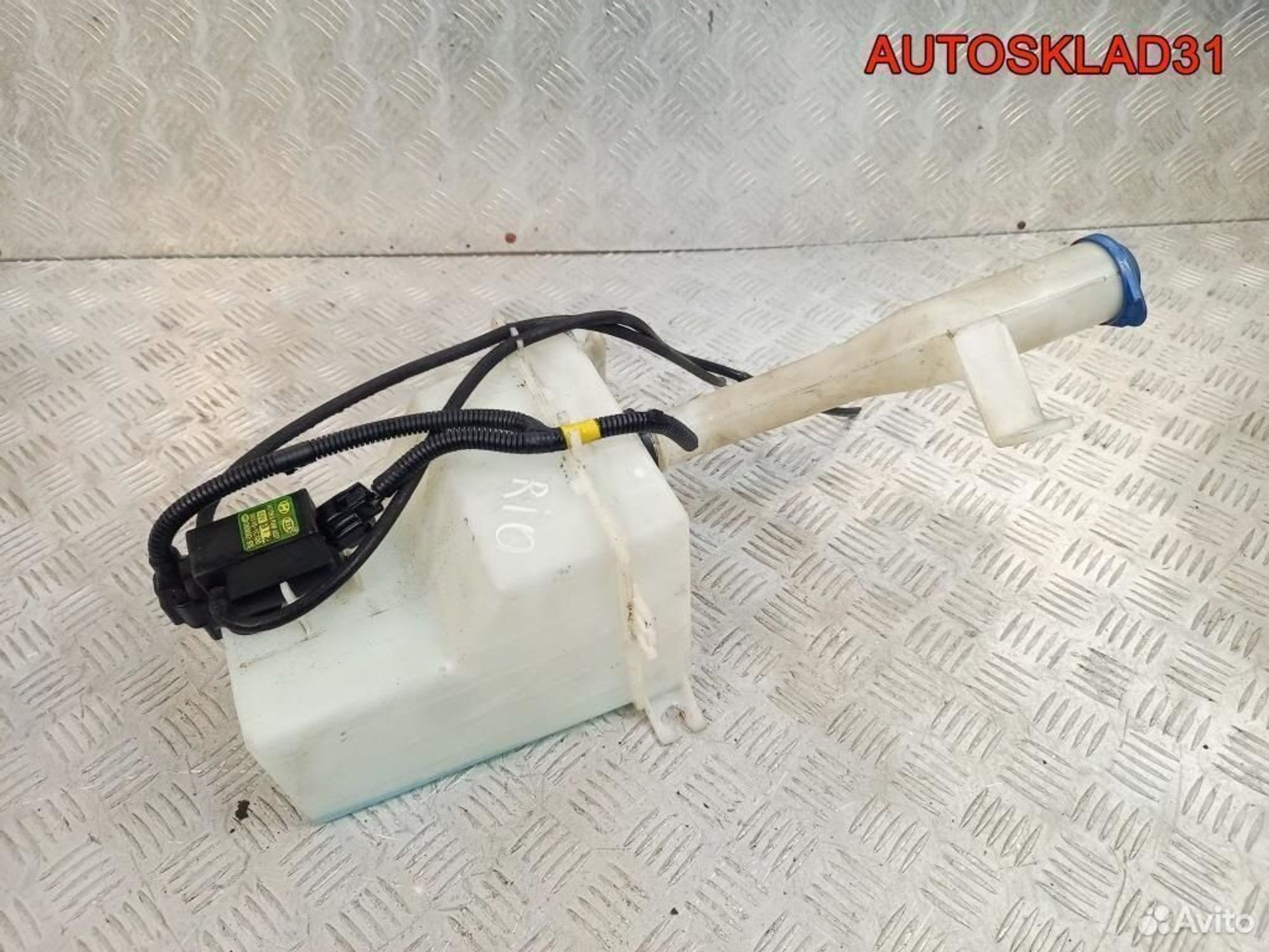Бачок омывателя лобового стекла Kia RIO 986101G201, 3600 рублей, Дубовое