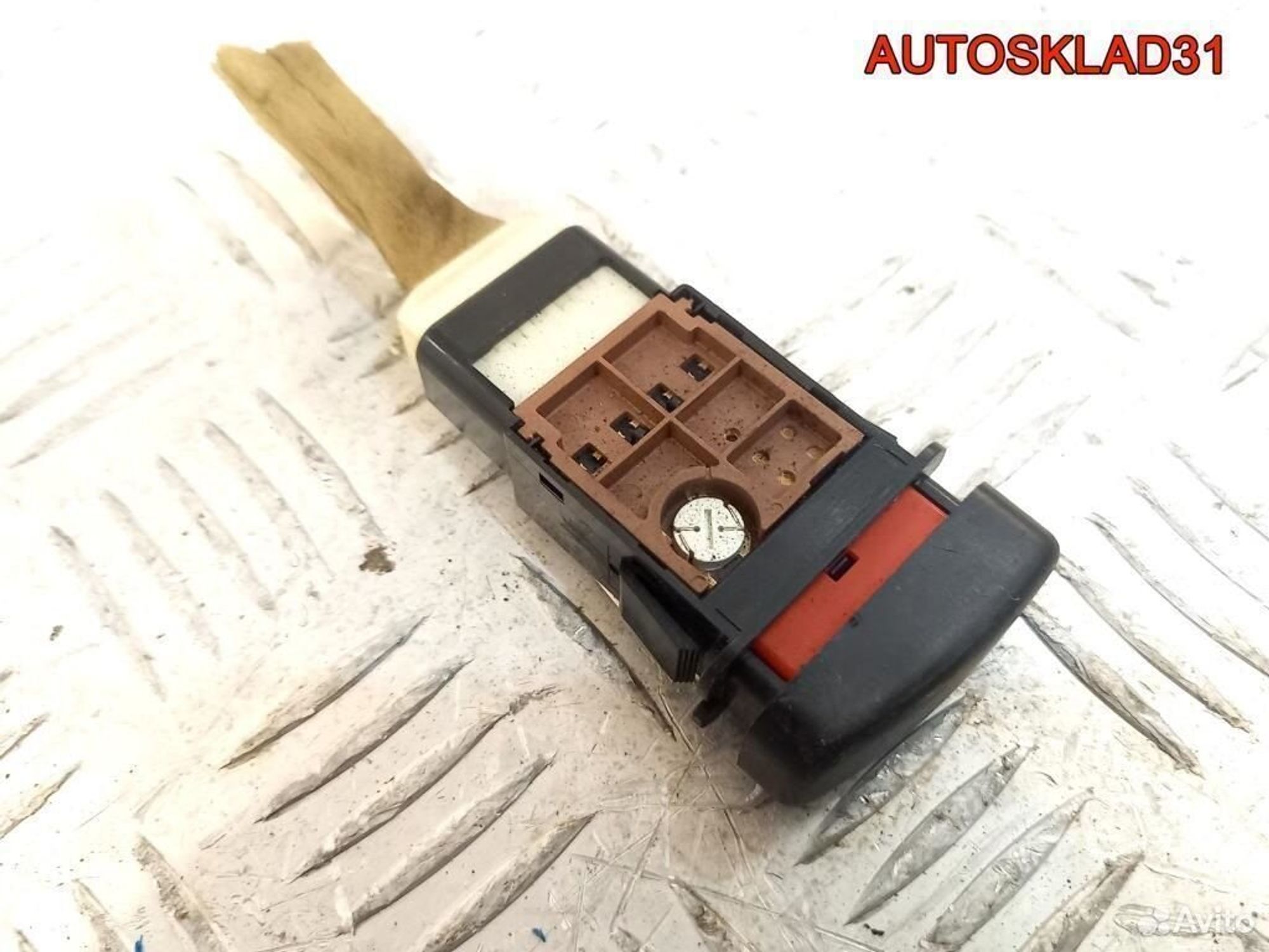 Кнопка аварийной сигнализации Mazda 323 BA, 600 рублей, Дубовое