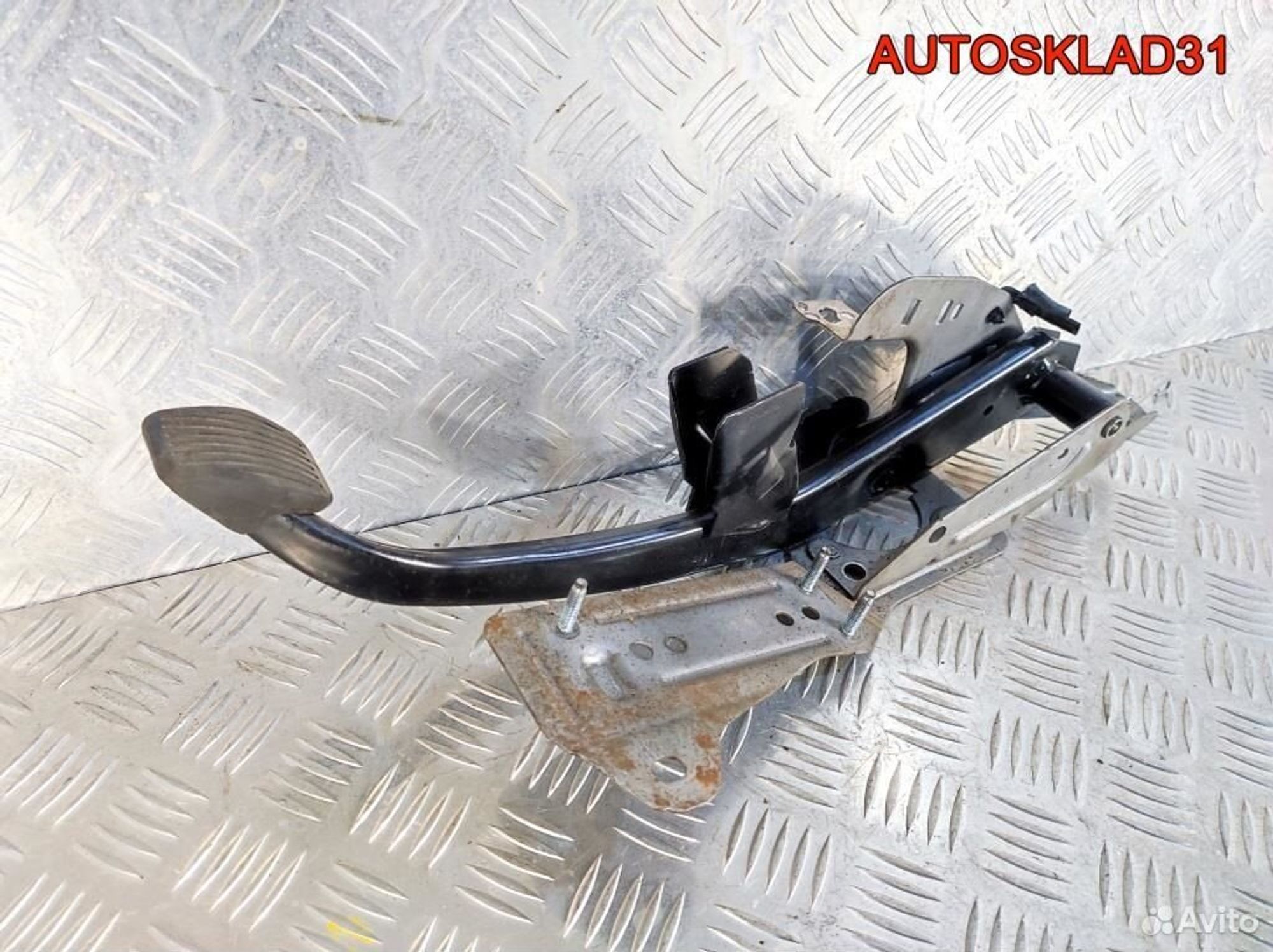 Педаль тормоза МКПП Ford Focus 2 4M512467AR, 1100 рублей, Дубовое