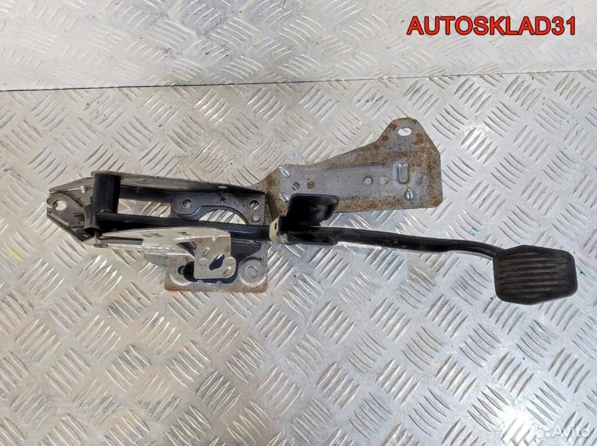 Педаль тормоза МКПП Ford Focus 2 4M512467AR, 1100 рублей, Дубовое