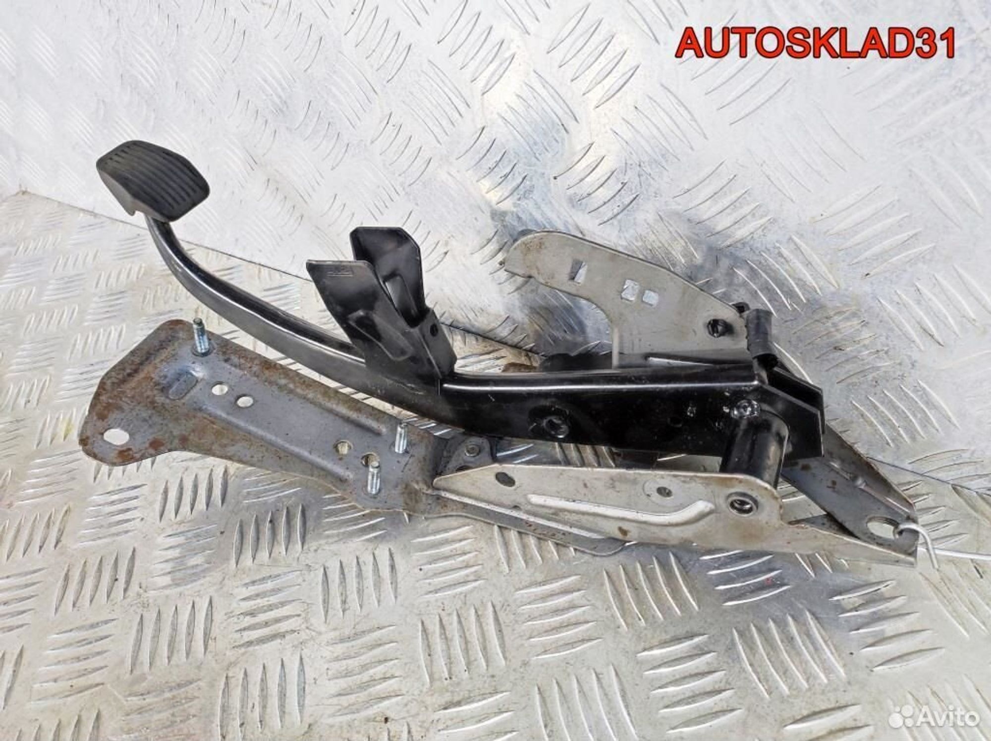 Педаль тормоза МКПП Ford Focus 2 4M512467AR, 1100 рублей, Дубовое