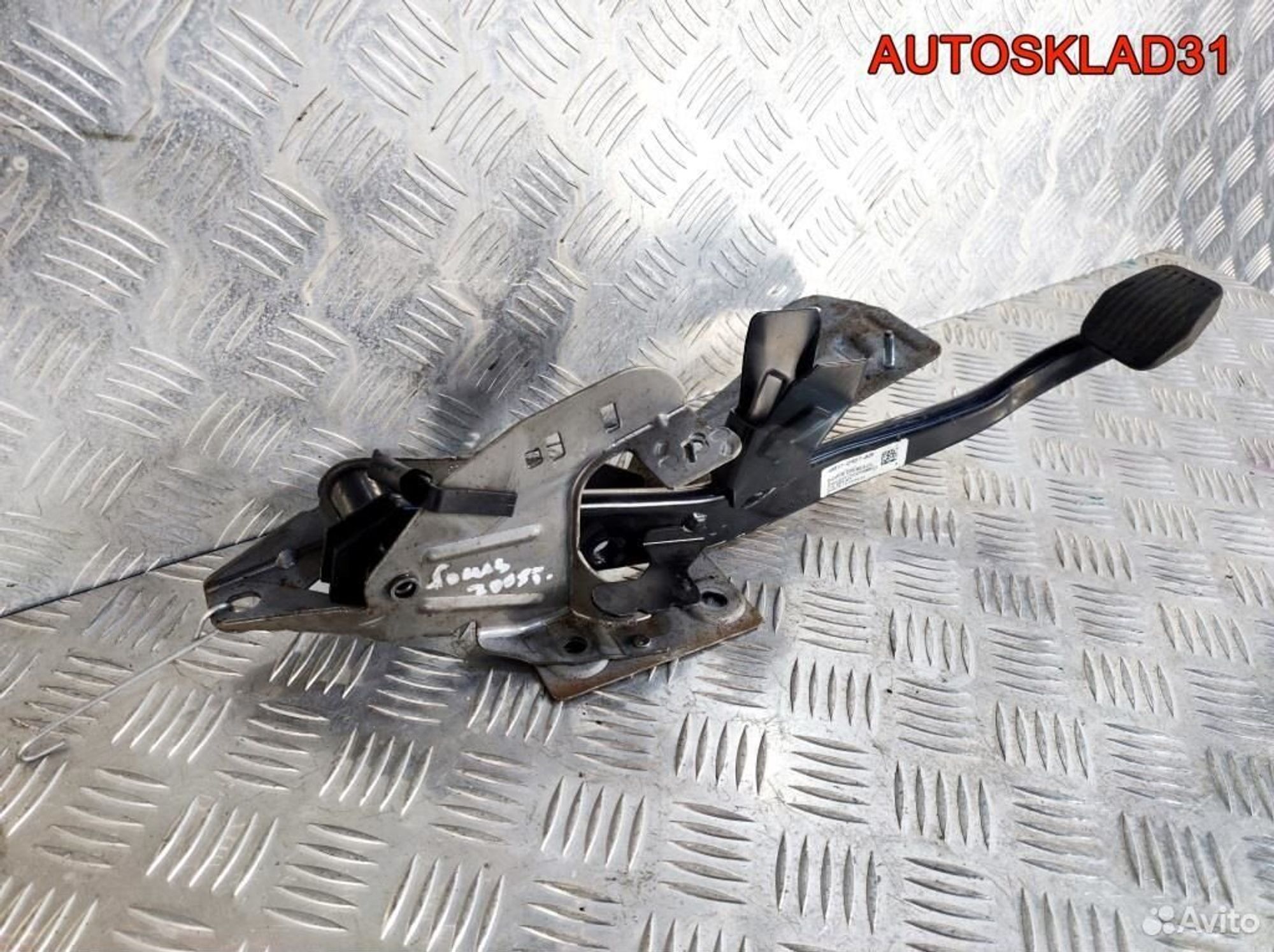 Педаль тормоза МКПП Ford Focus 2 4M512467AR, 1100 рублей, Дубовое