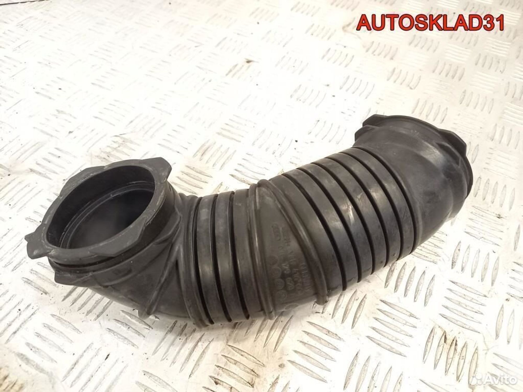 Патрубок воздушного фильтра Audi A8 4E 07C129628G, 1700 рублей, Дубовое