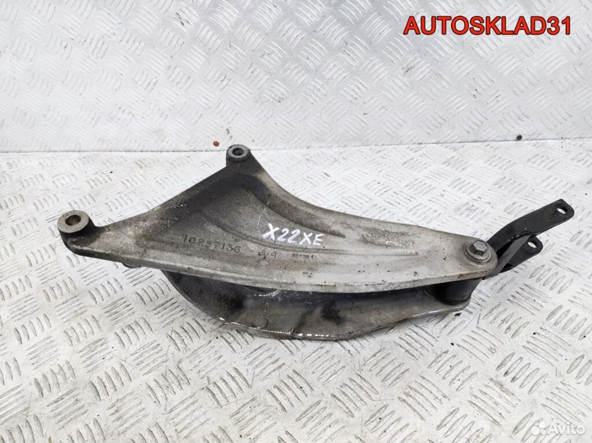 Кронштейн двигателя Opel Sintra 2,2 X22XE 10257136, 1300 рублей, Дубовое