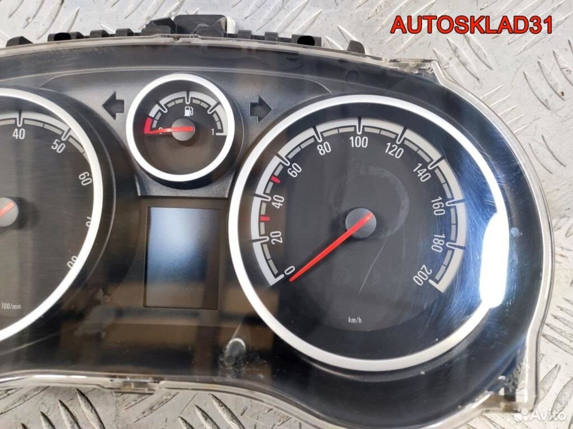 Панель приборов Opel Corsa D 13312045 Бензин, 8100 рублей, Дубовое