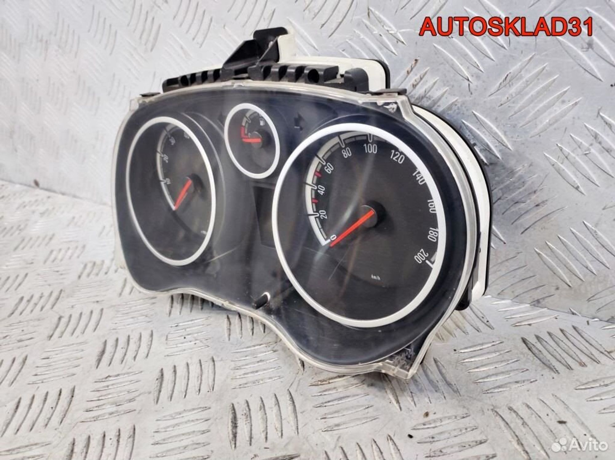 Панель приборов Opel Corsa D 13312045 Бензин, 8100 рублей, Дубовое