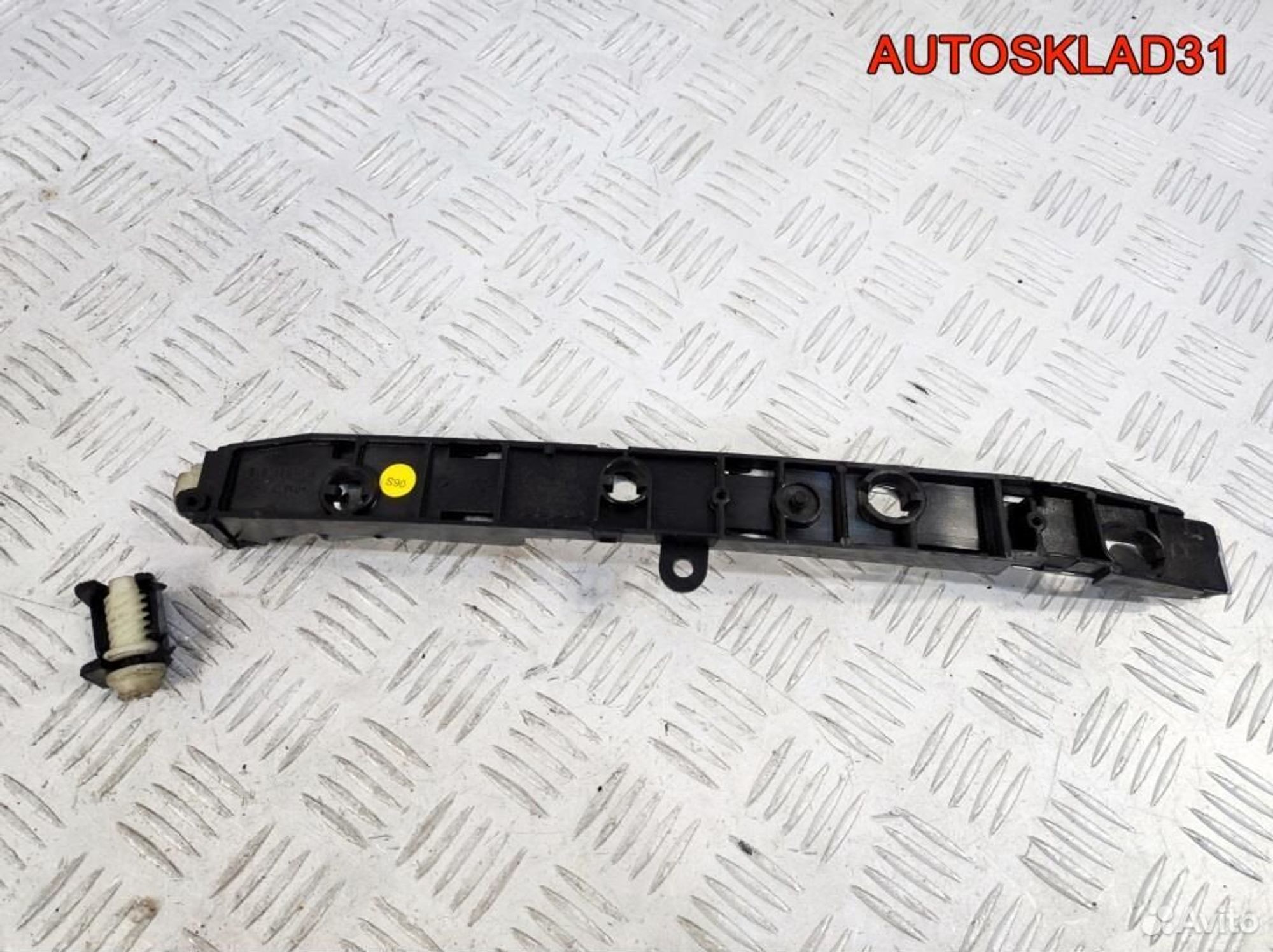 Кронштейн заднего бампера правый Audi A8 D3, 900 рублей, Дубовое