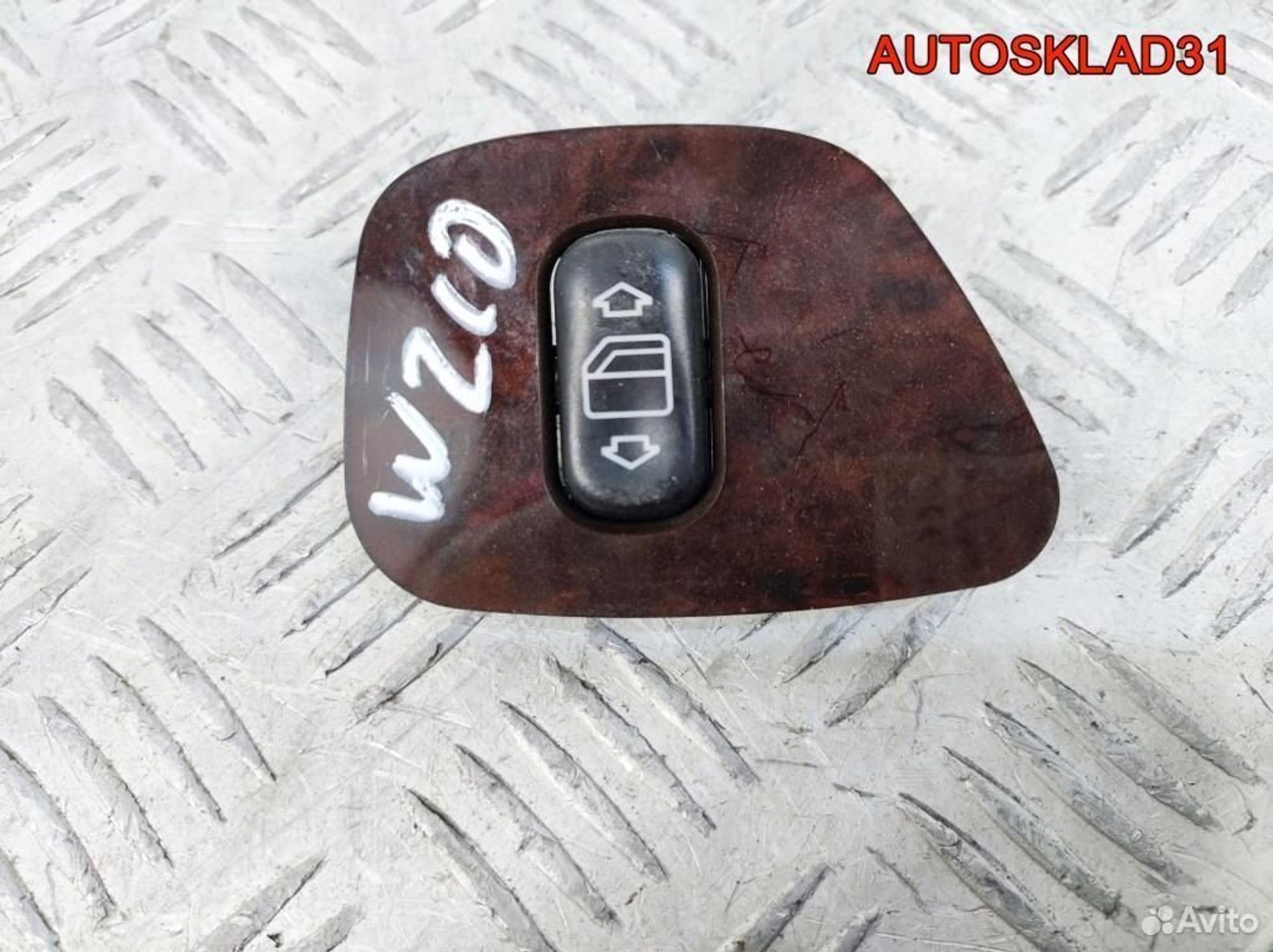 Кнопка стеклоподъемника задняя прав. Mercedes W210, 900 рублей, Дубовое