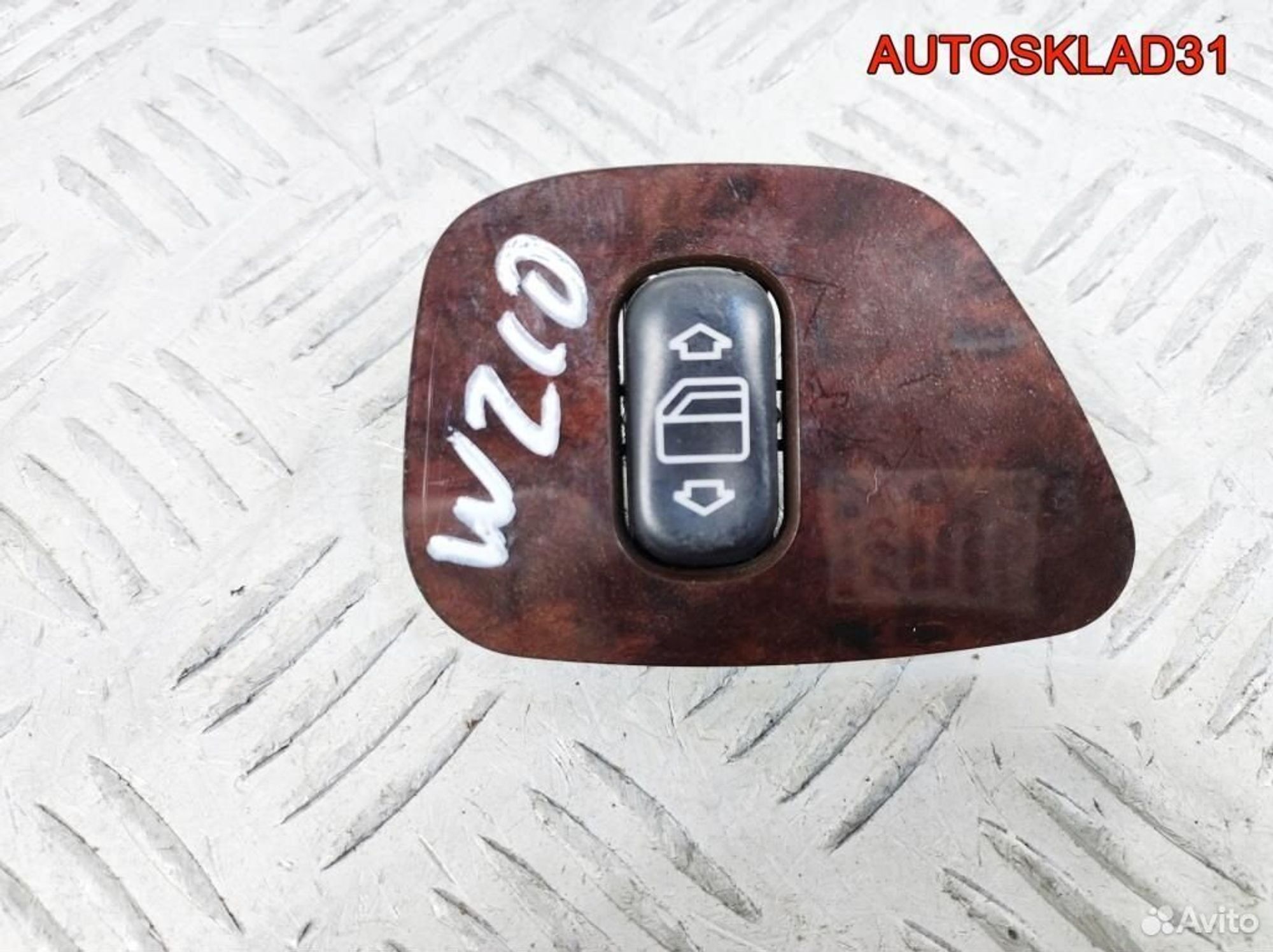 Кнопка стеклоподъемника задняя прав. Mercedes W210, 900 рублей, Дубовое