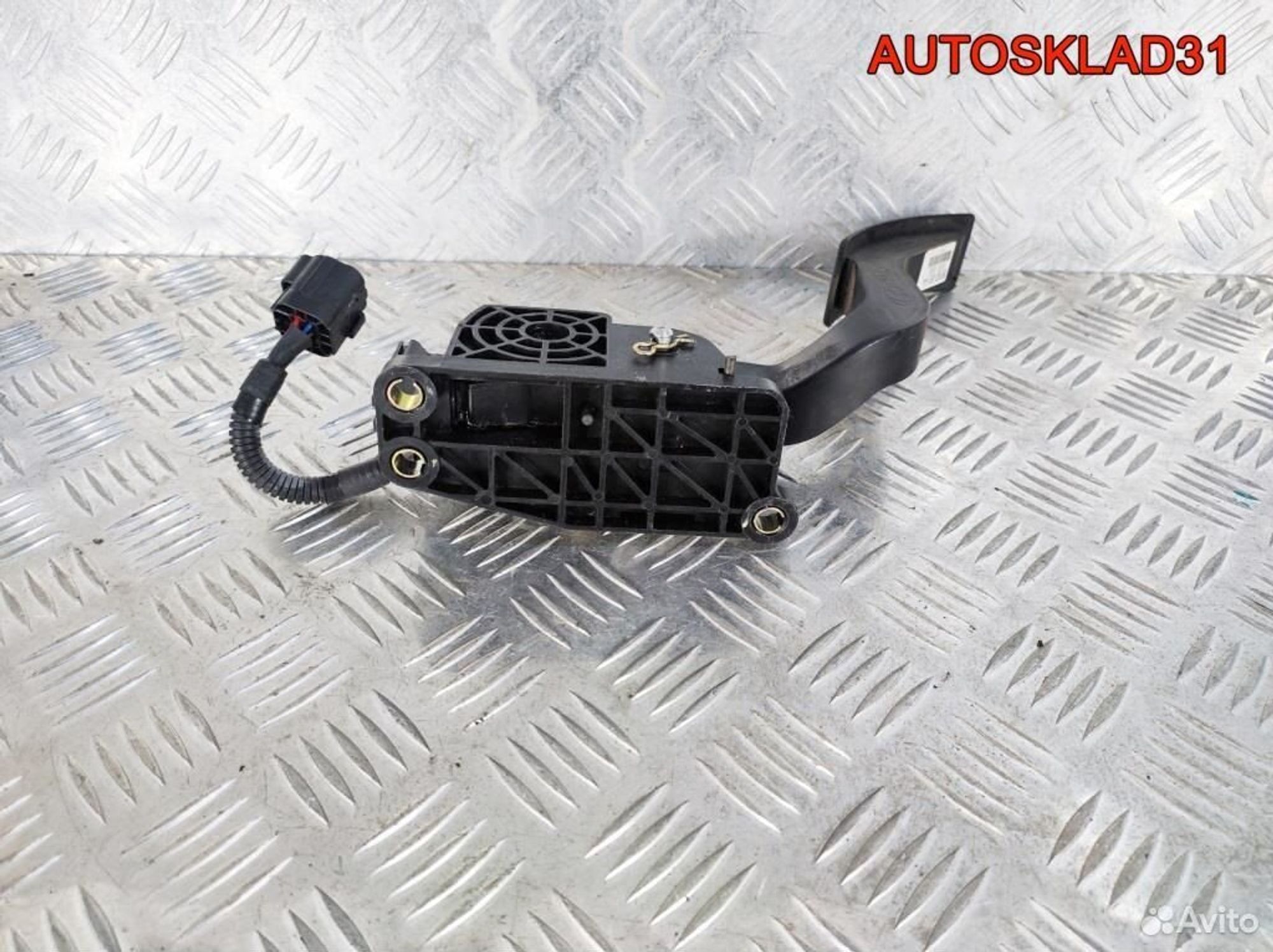 Педаль газа Kia Rio 327261G800 Дизель, 2100 рублей, Дубовое