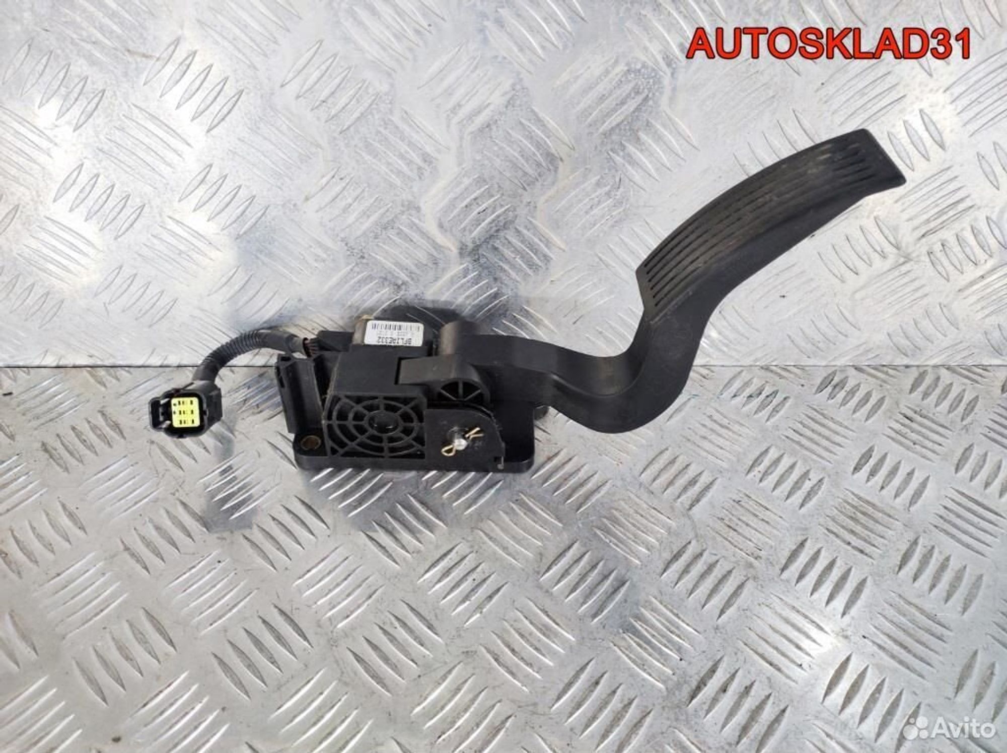 Педаль газа Kia Rio 327261G800 Дизель, 2100 рублей, Дубовое