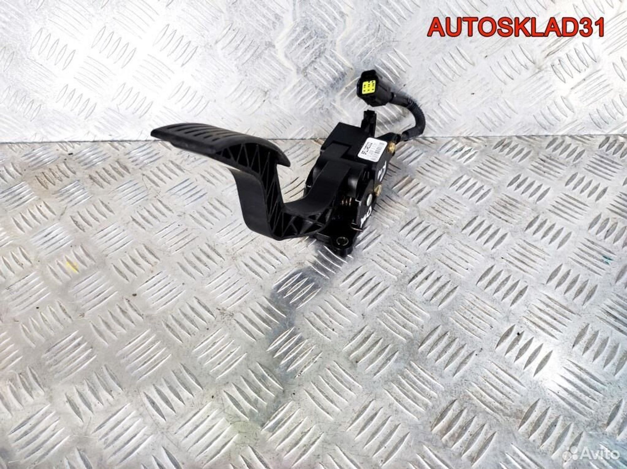 Педаль газа Kia Rio 327261G800 Дизель, 2100 рублей, Дубовое