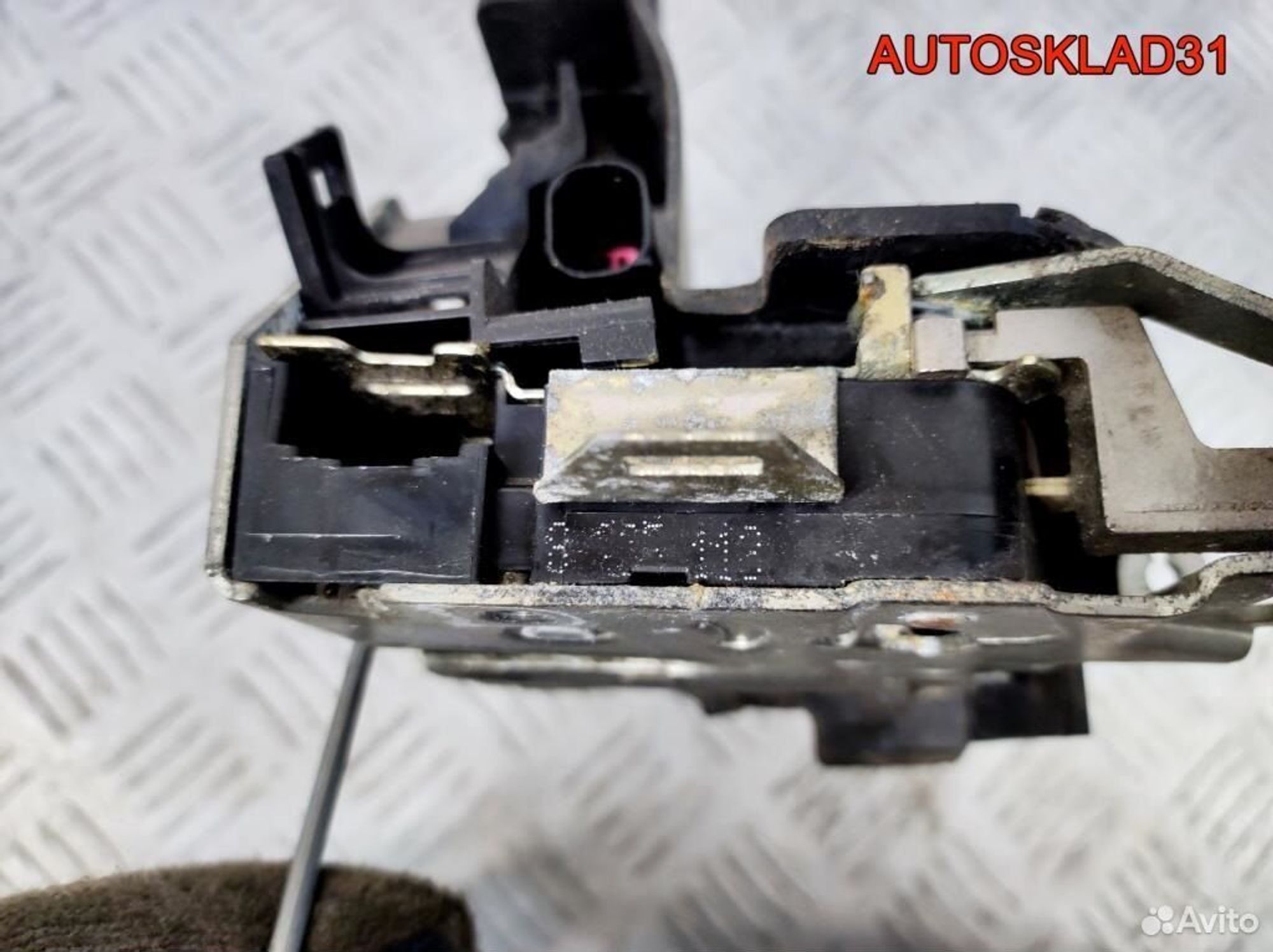 Замок двери передней левой BMW E39 51218235097, 2300 рублей, Дубовое