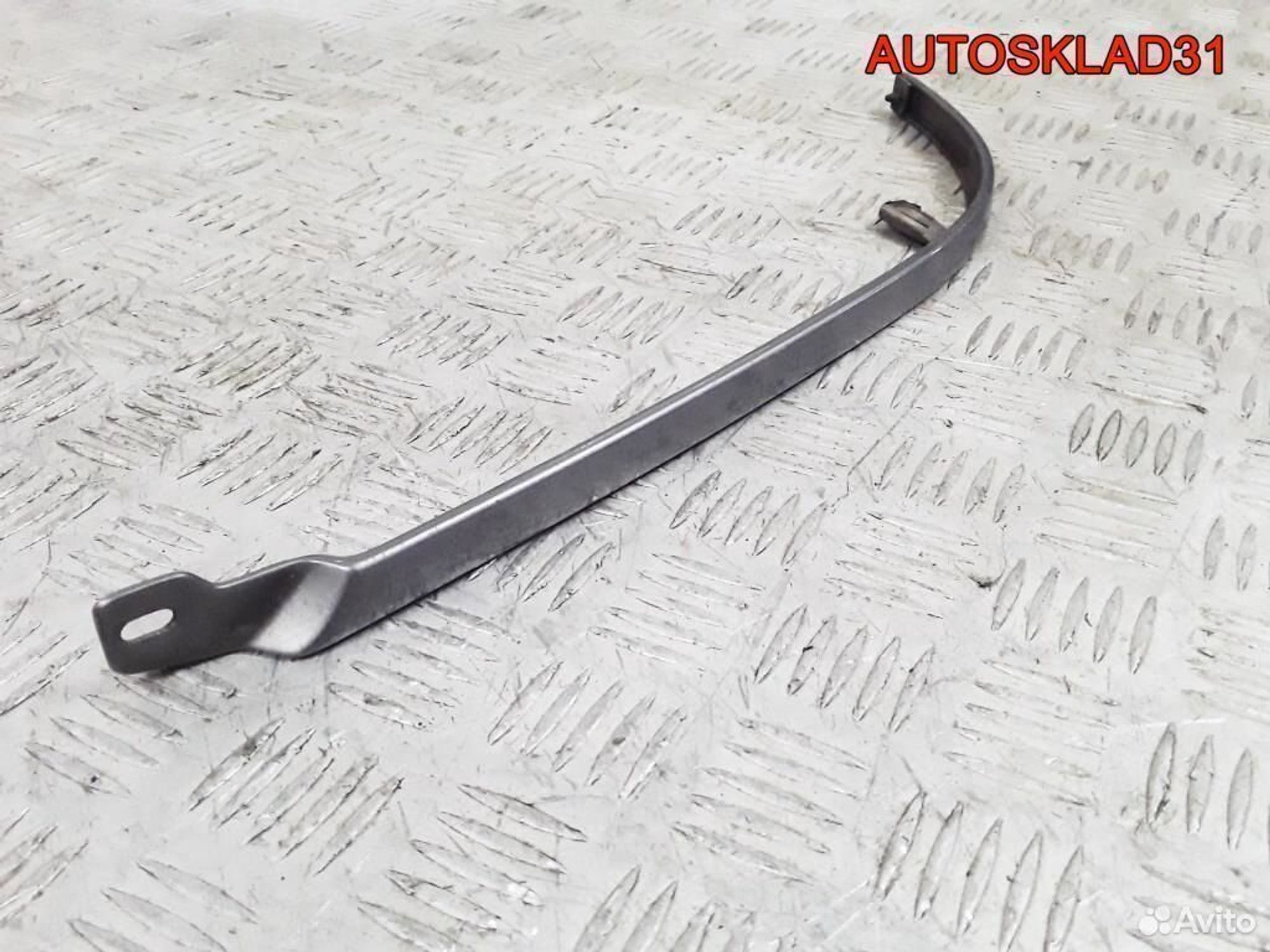 Планка под фару левая Audi 80 B4 8A0853207A, 1200 рублей, Дубовое