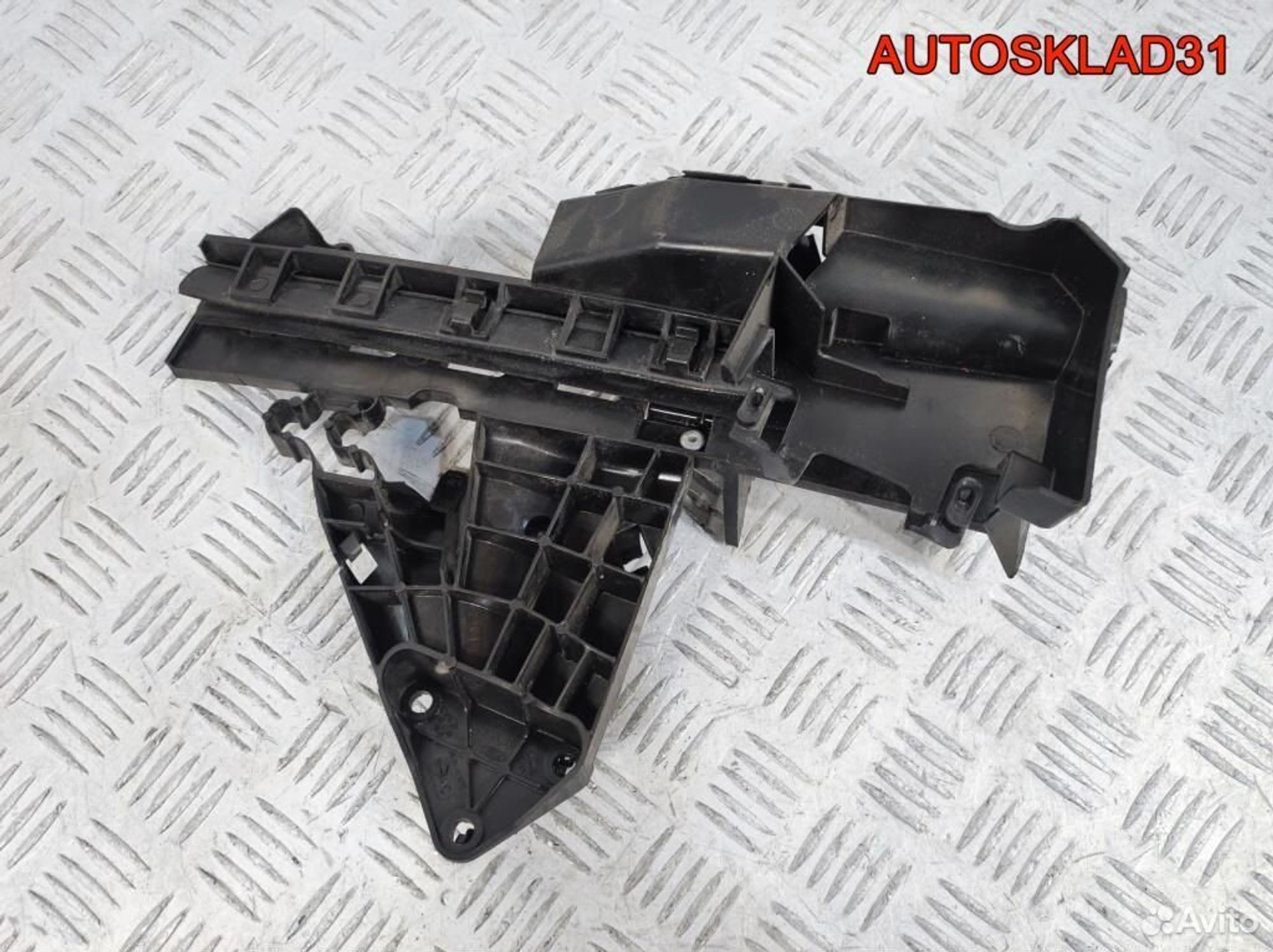 Кронштейн замка двери Ford Focus 2 4M51A21978AC, 600 рублей, Дубовое