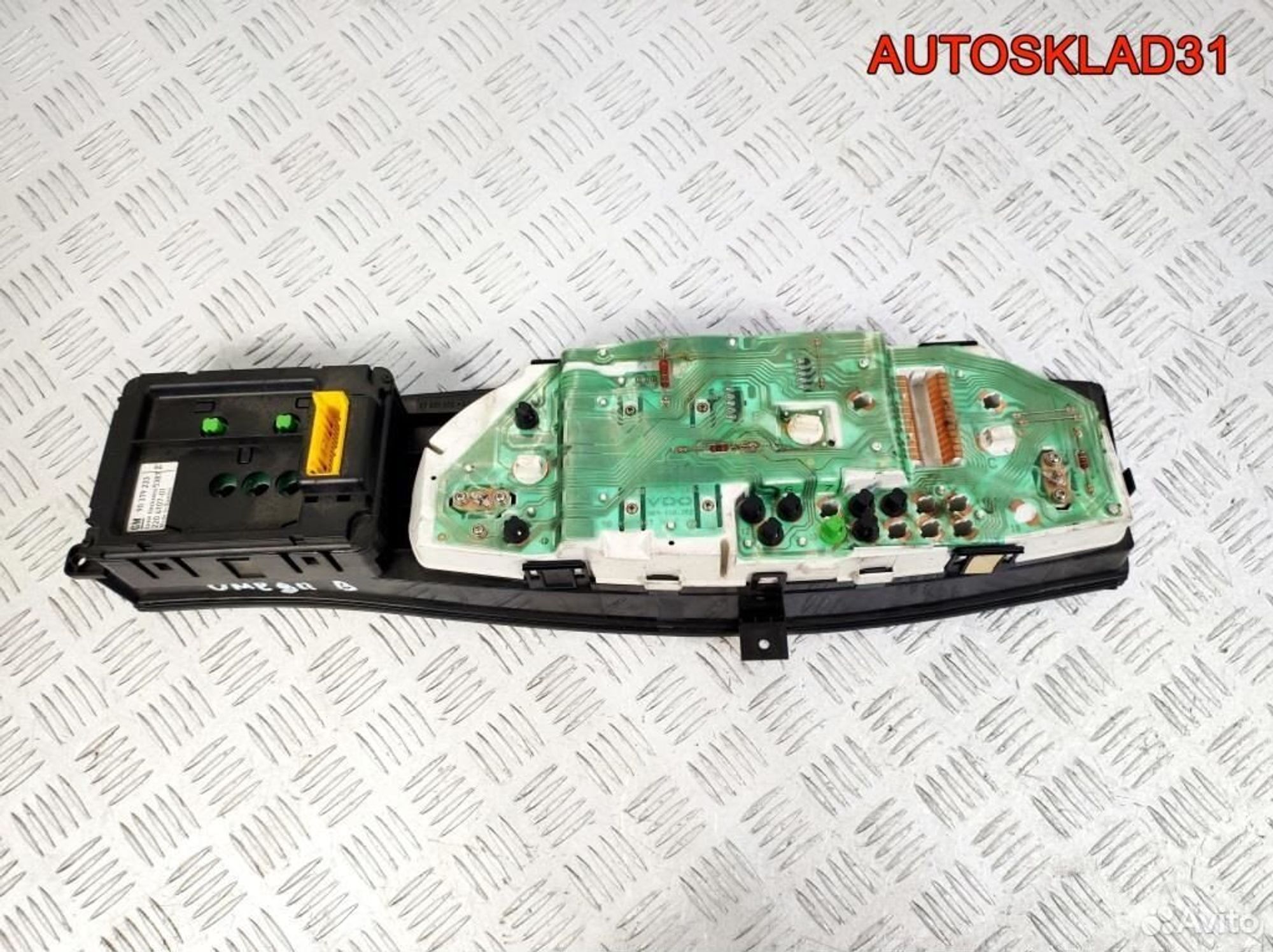 Панель приборов Opel Omega B 90457947 Бензин, 2100 рублей, Дубовое