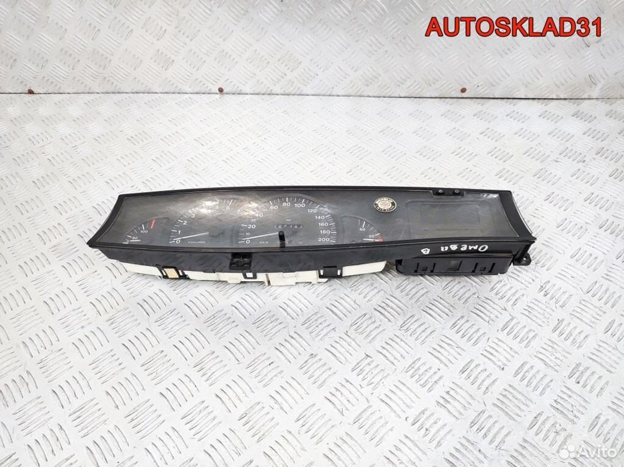 Панель приборов Opel Omega B 90457947 Бензин, 2100 рублей, Дубовое