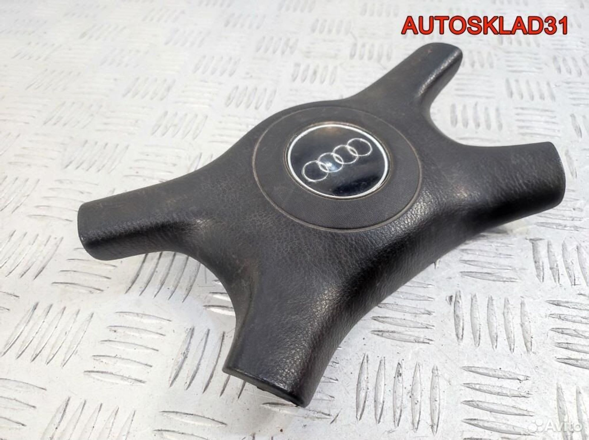 Накладка рулевого колеса Audi A6 C4 8A0951525B, 3600 рублей, Дубовое